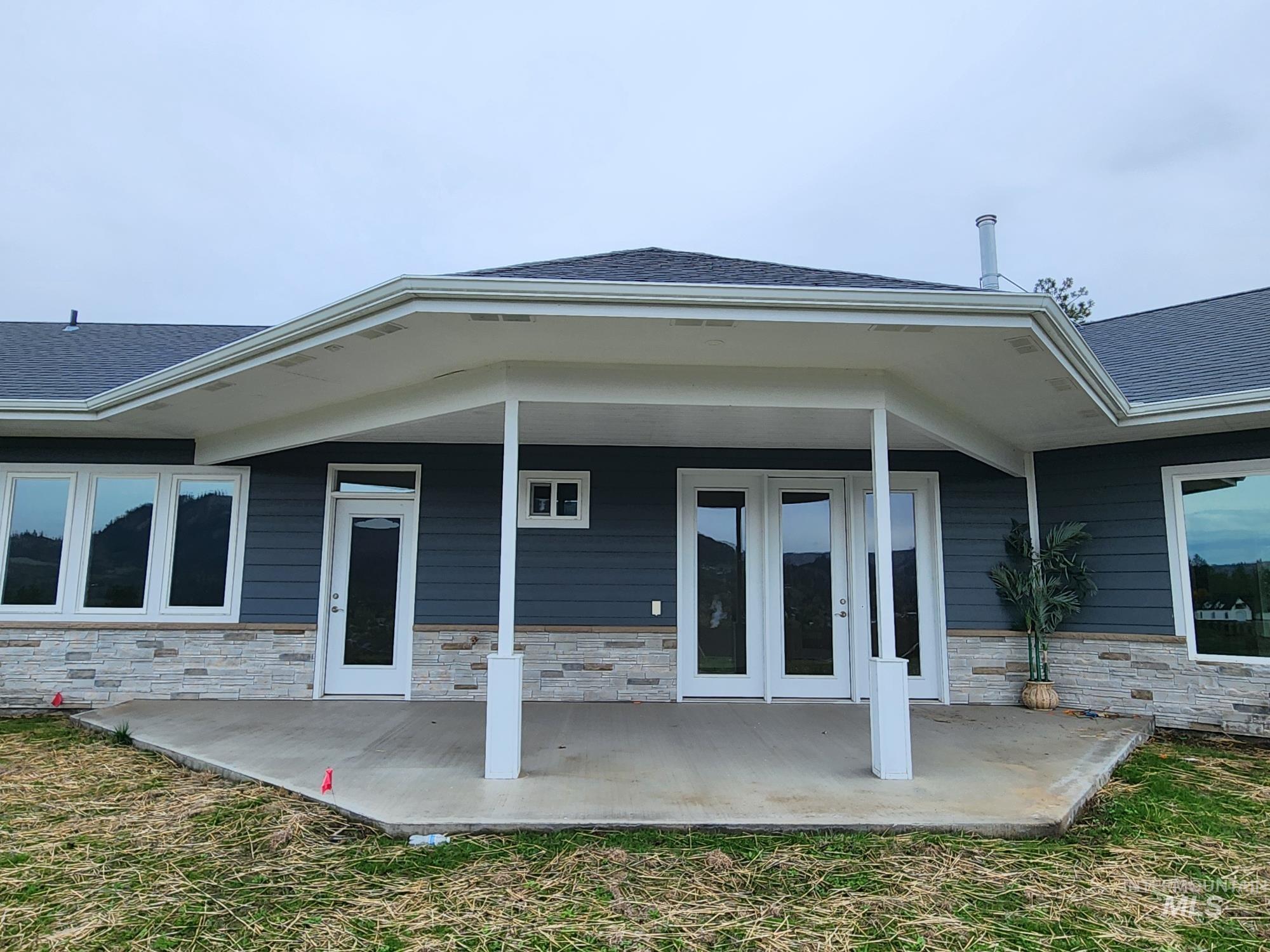 109 Austin Lane, Kamiah, Idaho 83536, 2 Bedrooms, 2 Bathrooms, Residential For Sale, Price $799,000, 98869083