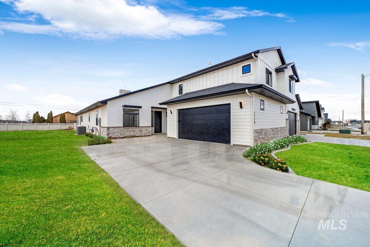 1119 Langford Way, Twin Falls, Idaho 83301, 2 Bedrooms, 3.5 Bathrooms, Residential For Sale, Price $595,000, 98873554