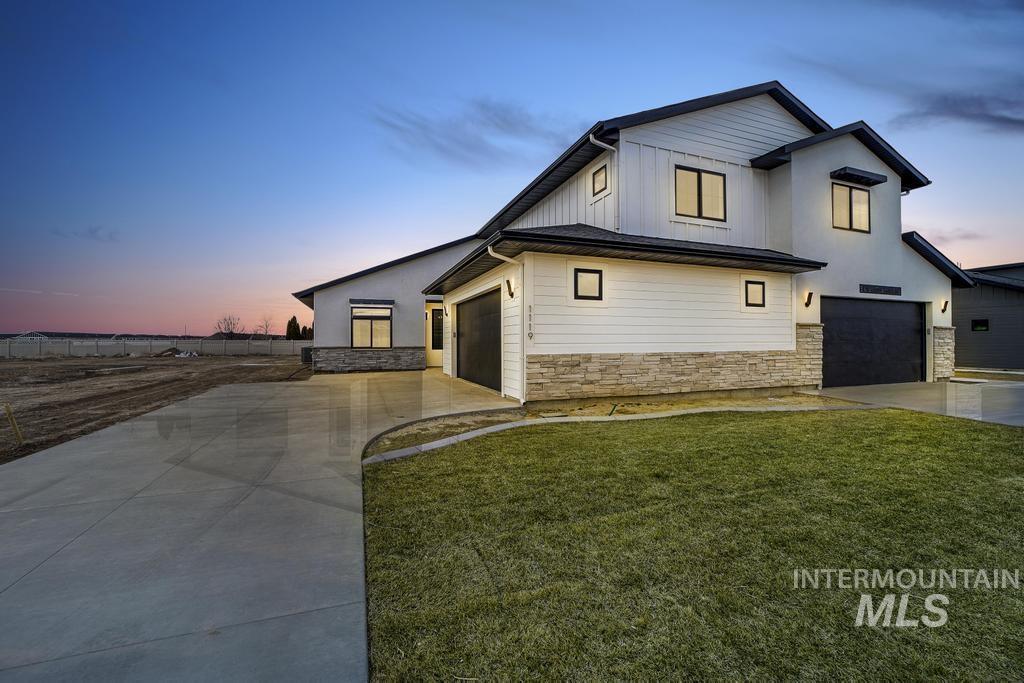 1119 Langford Way, Twin Falls, Idaho 83301, 2 Bedrooms, 3.5 Bathrooms, Residential For Sale, Price $595,000, 98873554