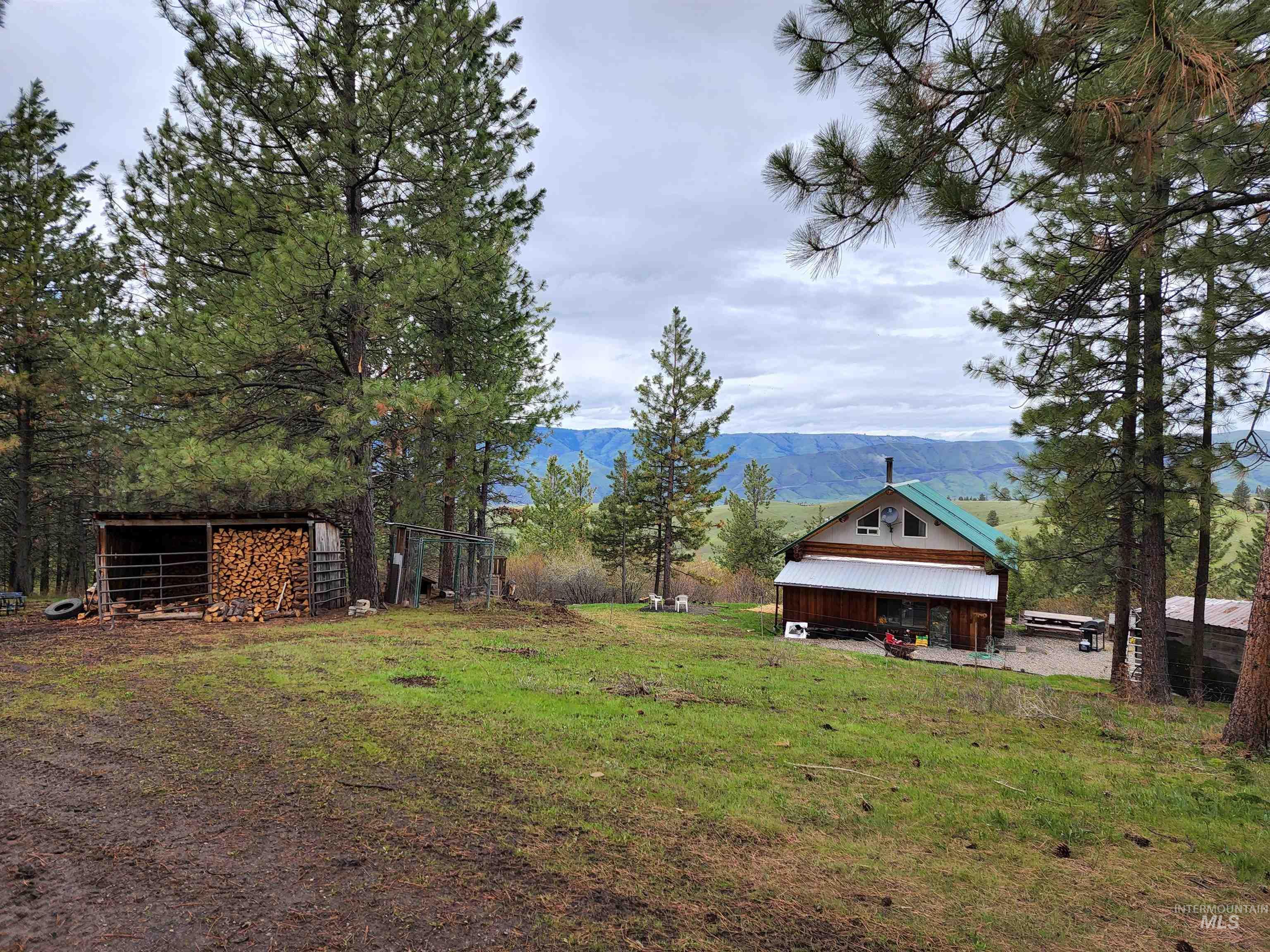 945 Lawtons Ln, White Bird, Idaho 83554-0098, 2 Bedrooms, 2 Bathrooms, Residential For Sale, Price $779,000,MLS 98874507