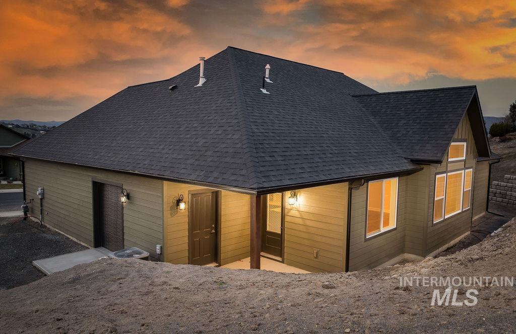 3955 Ridgewater Drive, Lewiston, Idaho 83501, 3 Bedrooms, 2 Bathrooms, Residential For Sale, Price $579,900, 98875409