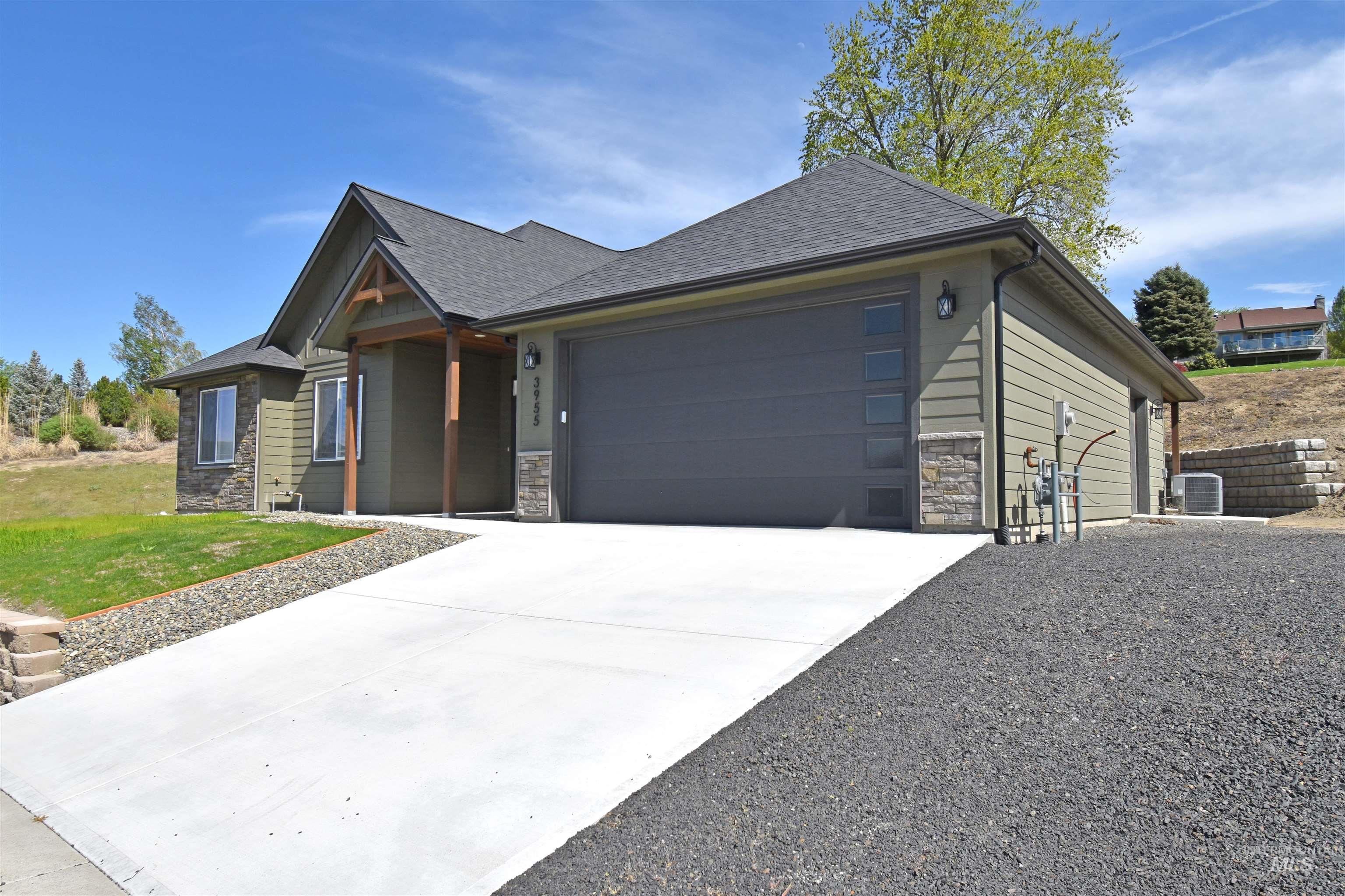 3955 Ridgewater Drive, Lewiston, Idaho 83501, 3 Bedrooms, 2 Bathrooms, Residential For Sale, Price $579,900, 98875409