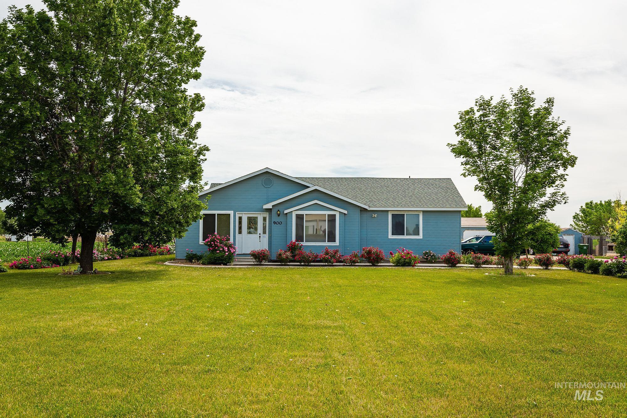 900 S Robinson Road, Nampa, Idaho 83687, 5 Bedrooms, 2.5 Bathrooms, Residential For Sale, Price $705,000,MLS 98880461