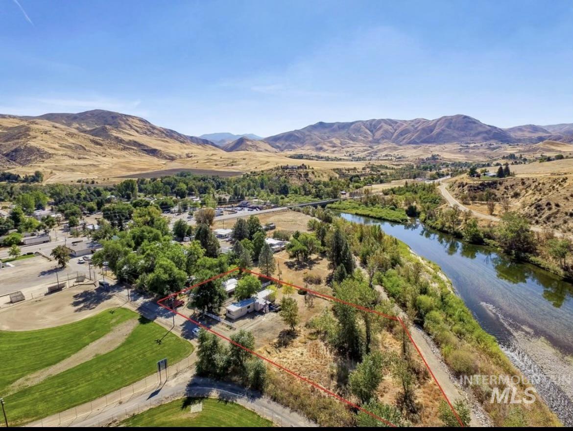 109 Noland Dr, Horseshoe Bend, Idaho 83629, 3 Bedrooms, 2 Bathrooms, Residential For Sale, Price $599,900,MLS 98881038