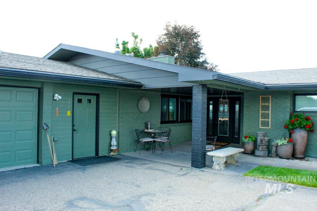 1960 SW 3rd Avenue, Fruitland, Idaho 83619, 3 Bedrooms, 3.5 Bathrooms, Farm & Ranch For Sale, Price $899,000,MLS 98881967