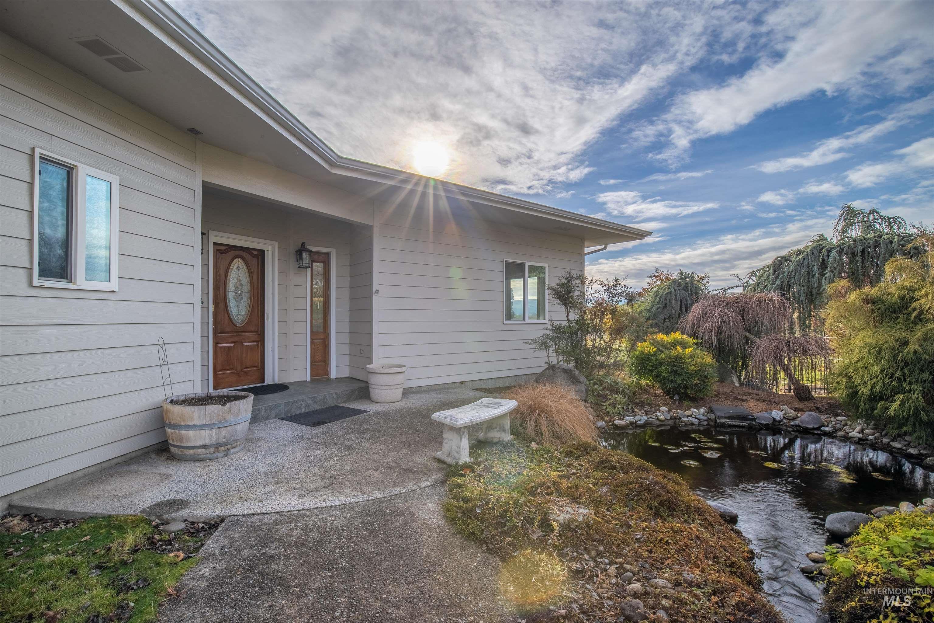 1993 & 1971 10th Ave, Clarkston, Washington 99403, 5 Bedrooms, 3.5 Bathrooms, Residential For Sale, Price $910,000, 98882172