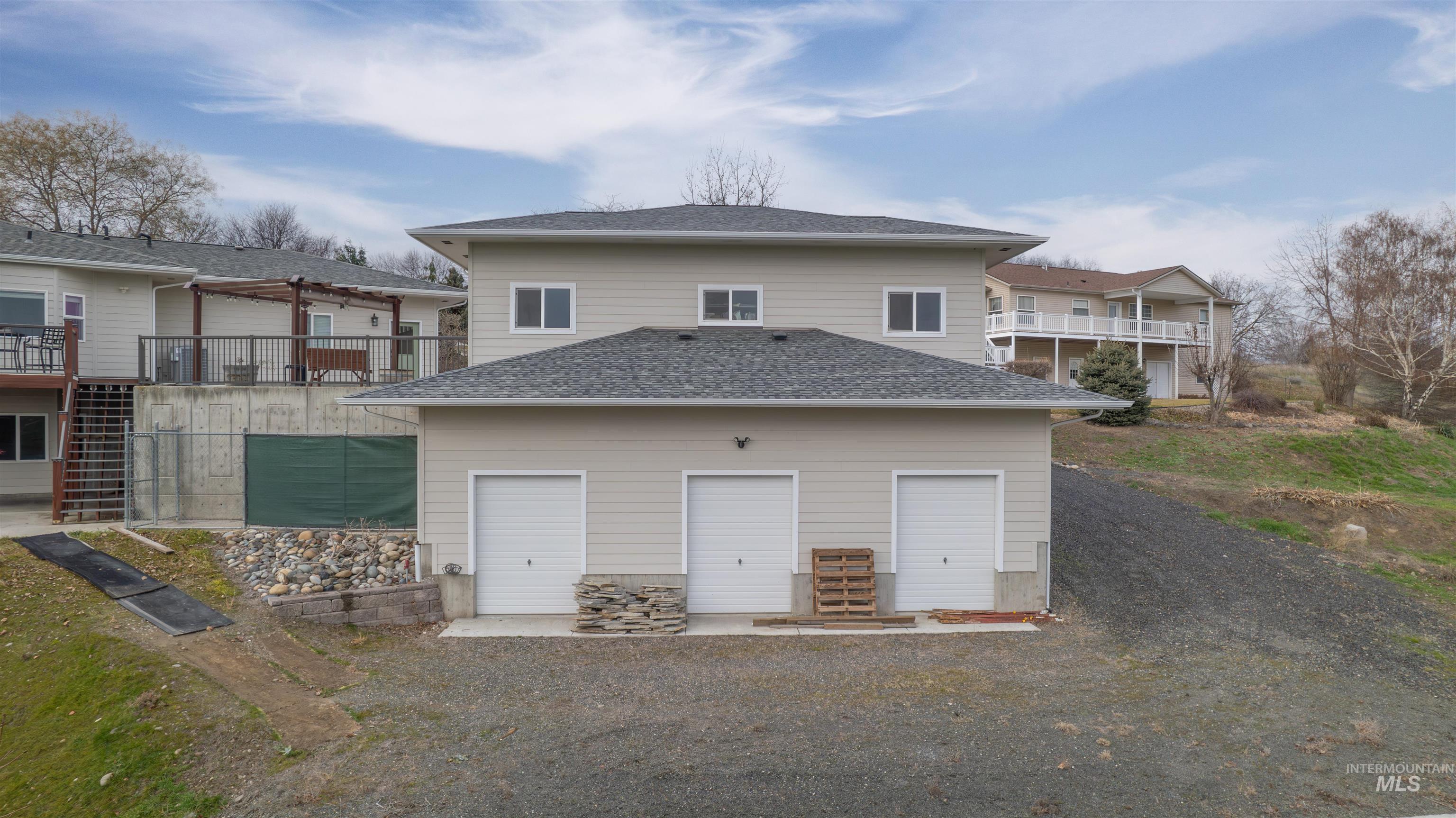 1993 & 1971 10th Ave, Clarkston, Washington 99403, 5 Bedrooms, 3.5 Bathrooms, Residential For Sale, Price $910,000, 98882172