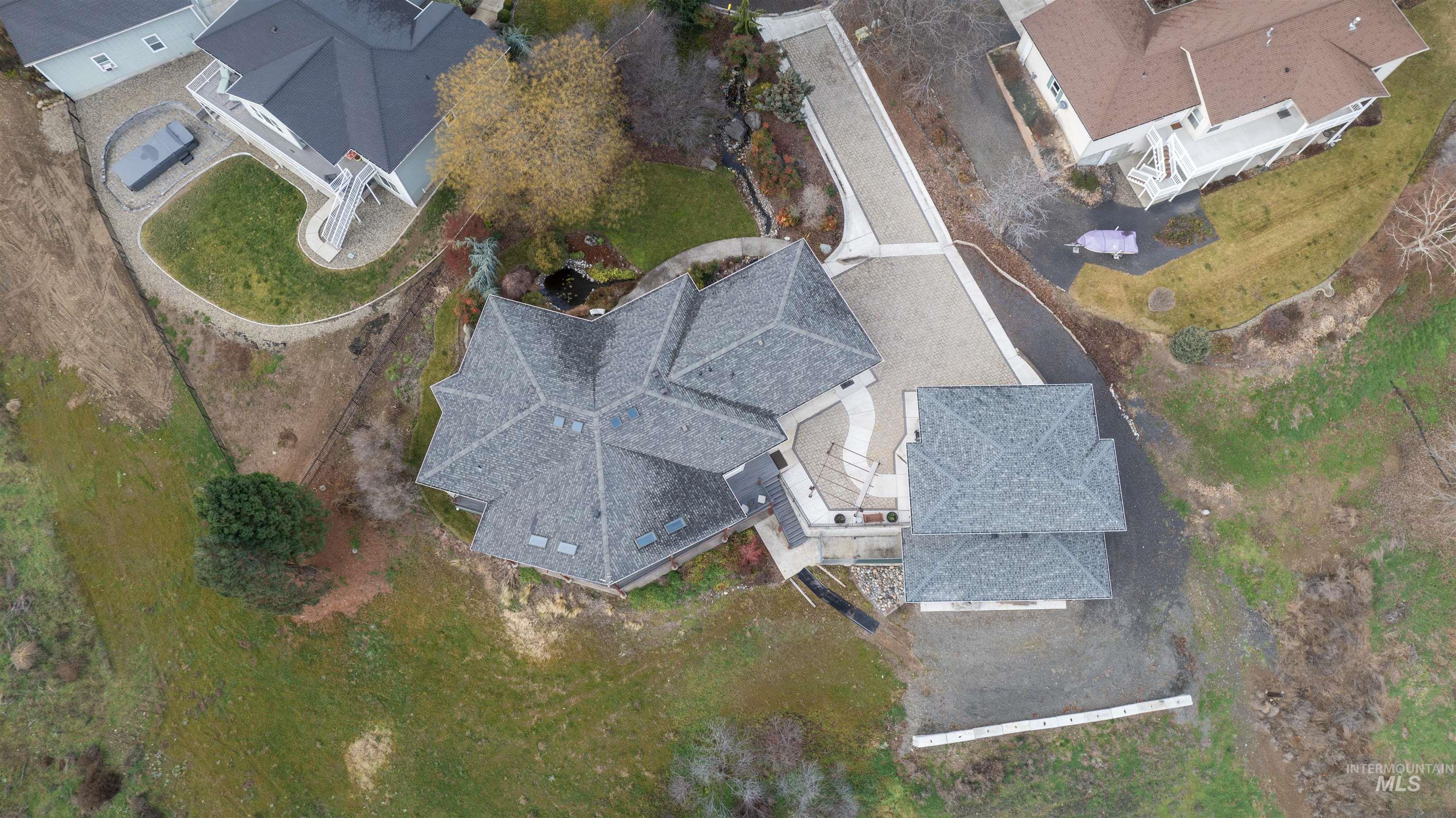 1993 & 1971 10th Ave, Clarkston, Washington 99403, 5 Bedrooms, 3.5 Bathrooms, Residential For Sale, Price $910,000, 98882172