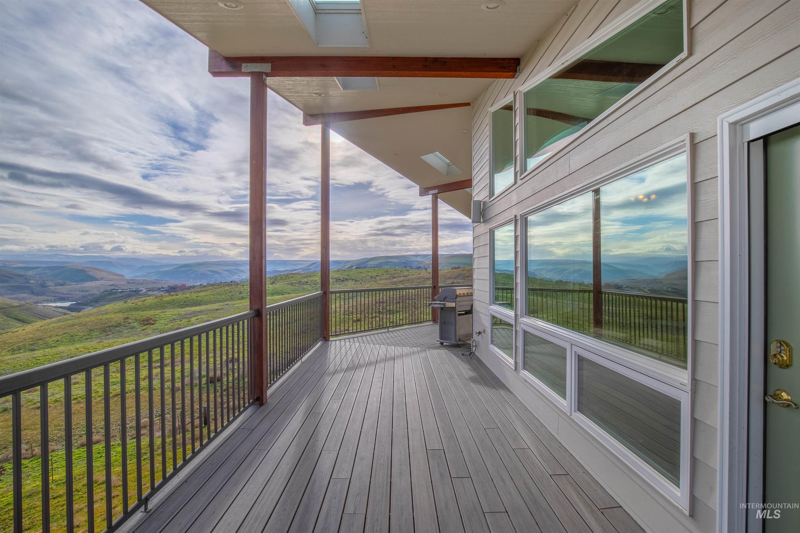 1993 & 1971 10th Ave, Clarkston, Washington 99403, 5 Bedrooms, 3.5 Bathrooms, Residential For Sale, Price $910,000, 98882172
