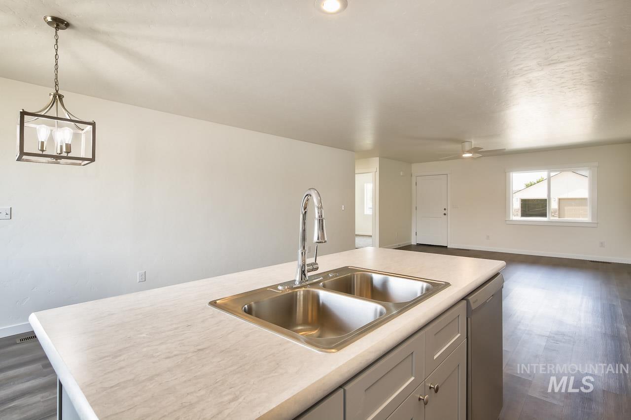 1100 W 10th Street, Weiser, Idaho 83672-0000, 3 Bedrooms, 2 Bathrooms, Residential For Sale, Price $354,150, 98882603