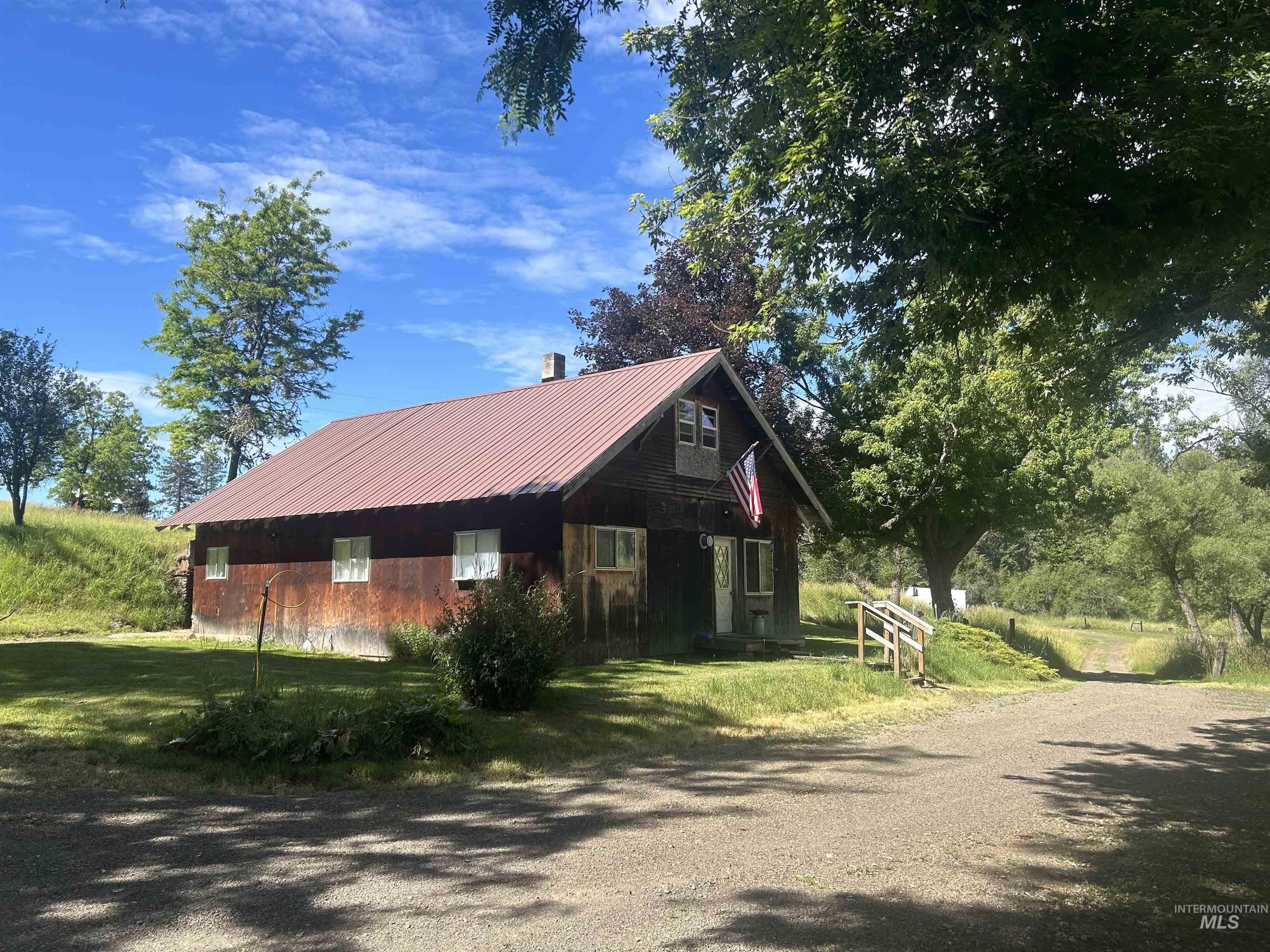 698 Leitch Creek Rd, Kooskia, Idaho 83539, 2 Bedrooms, 1 Bathroom, Residential For Sale, Price $595,000, 98883001
