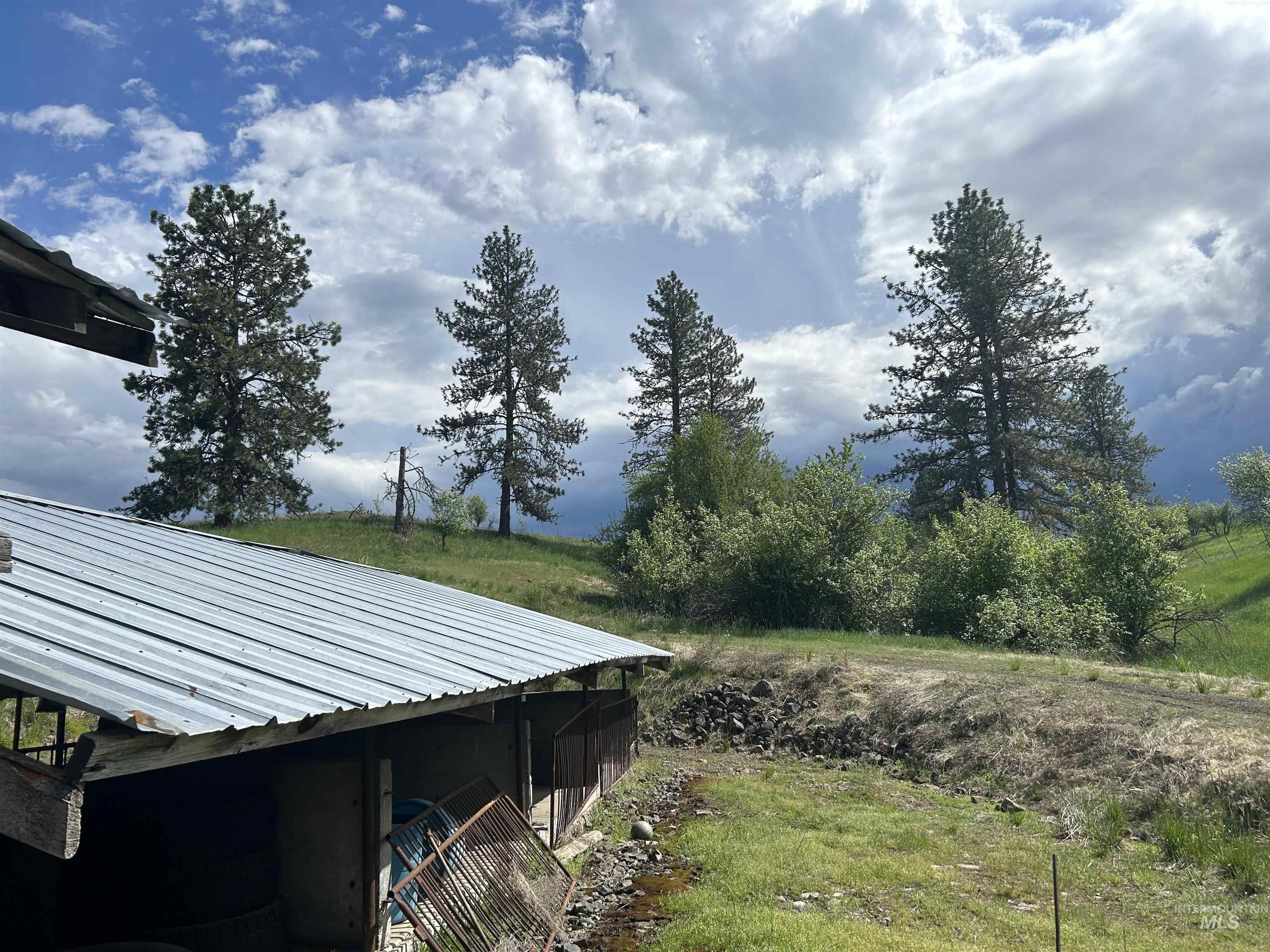 698 Leitch Creek Rd, Kooskia, Idaho 83539, 2 Bedrooms, 1 Bathroom, Residential For Sale, Price $595,000, 98883001