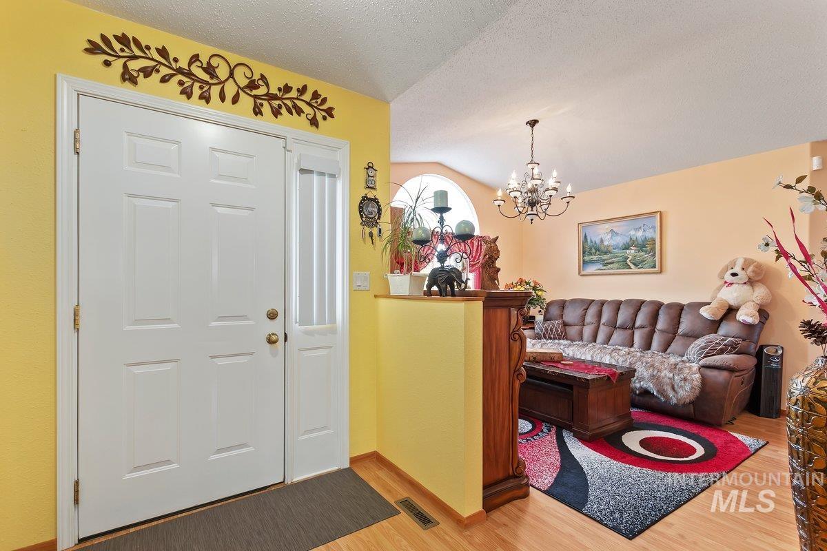 1461 Spurlock Ct, Twin Falls, Idaho 83301, 4 Bedrooms, 2 Bathrooms, Residential For Sale, Price $429,000,MLS 98883420