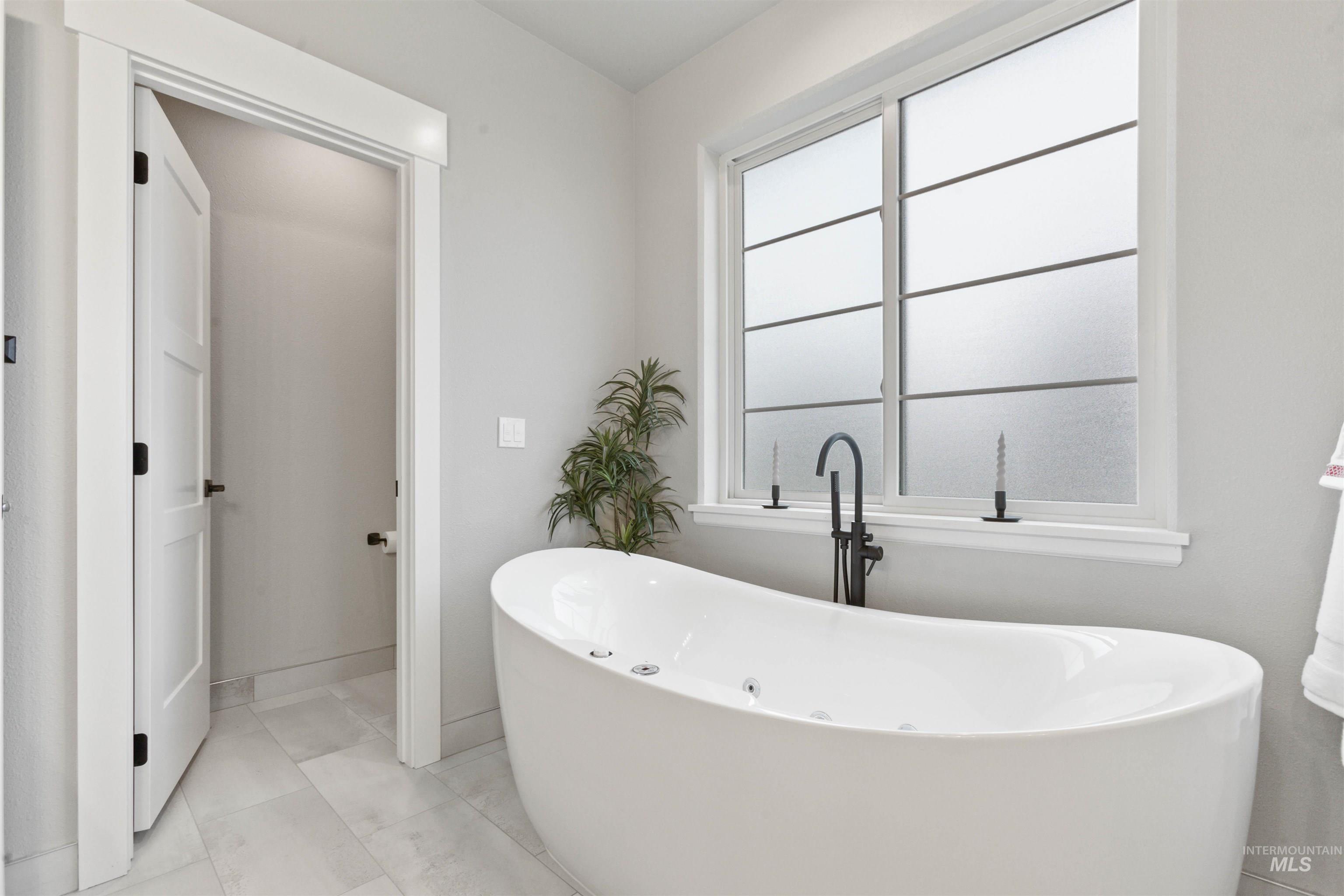 2968 Dove Dr, Clarkston, Washington 99403, 4 Bedrooms, 2.5 Bathrooms, Residential For Sale, Price $885,000, 98883890
