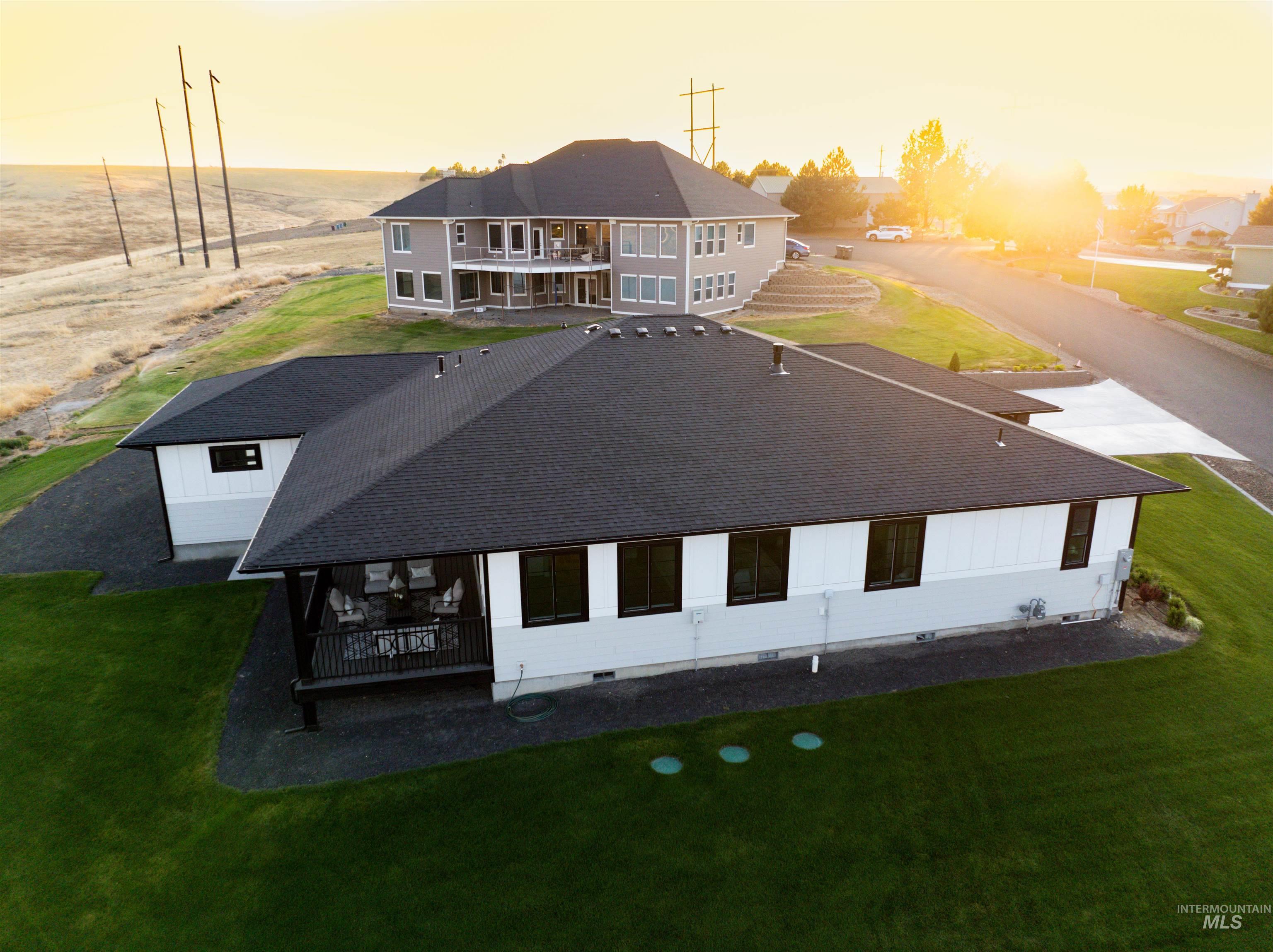 2968 Dove Dr, Clarkston, Washington 99403, 4 Bedrooms, 2.5 Bathrooms, Residential For Sale, Price $885,000, 98883890
