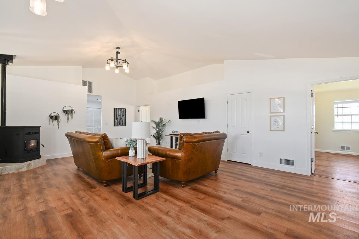 7838 Willow Creek, Middleton, Idaho 83644, 2 Bedrooms, 2 Bathrooms, Residential For Sale, Price $630,000,MLS 98884405