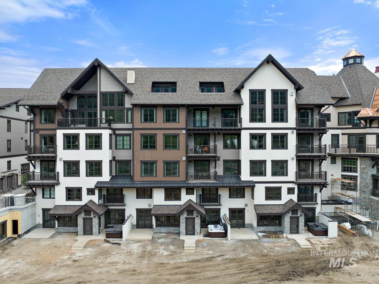 740 Village Drive, Donnelly, Idaho 83615, 1 Bedroom, 2 Bathrooms, Residential For Sale, Price $1,799,000, 98884446