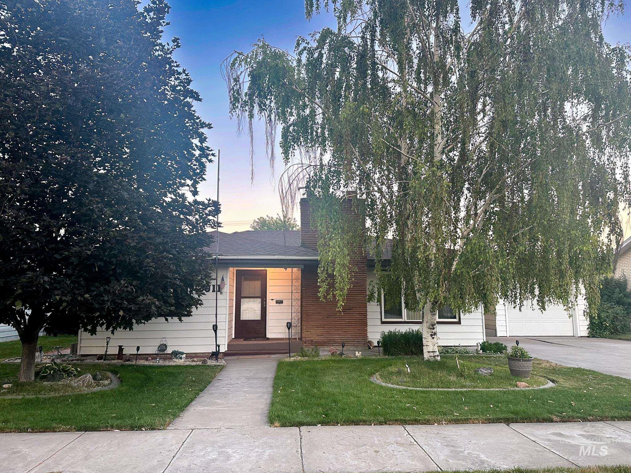 2011 Oakley Ave, Burley, Idaho 83318, 4 Bedrooms, 2 Bathrooms, Residential For Sale, Price $339,000,MLS 98884601