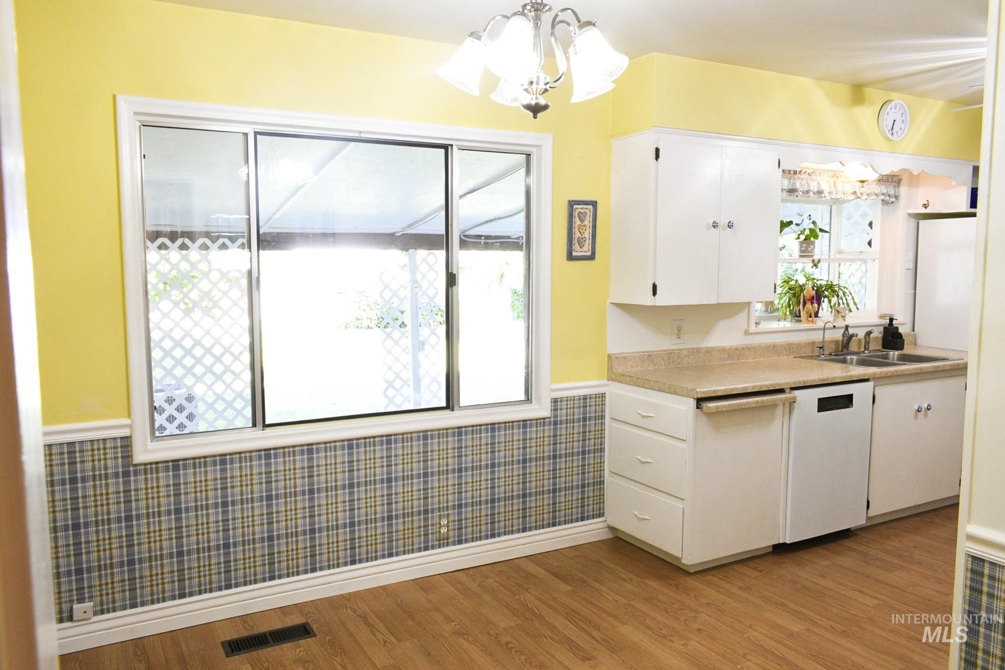 2011 Oakley Ave, Burley, Idaho 83318, 4 Bedrooms, 2 Bathrooms, Residential For Sale, Price $339,000,MLS 98884601