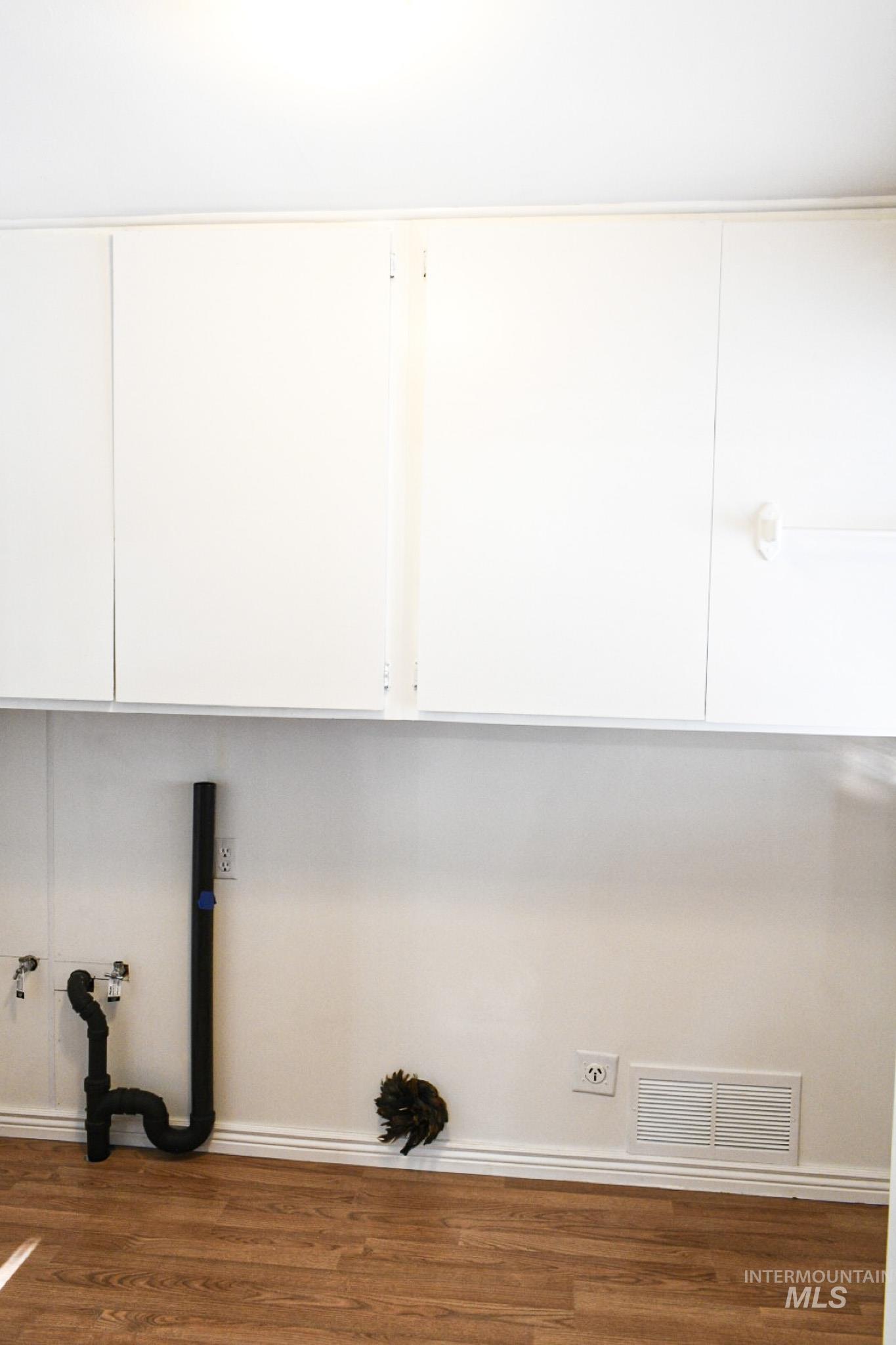 2011 Oakley Ave, Burley, Idaho 83318, 4 Bedrooms, 2 Bathrooms, Residential For Sale, Price $339,000,MLS 98884601