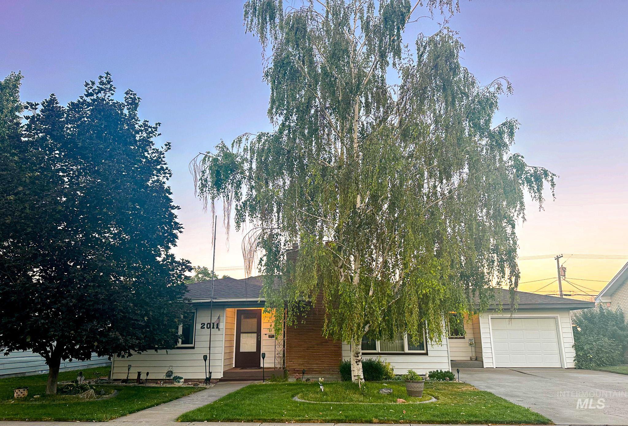 2011 Oakley Ave, Burley, Idaho 83318, 4 Bedrooms, 2 Bathrooms, Residential For Sale, Price $339,000,MLS 98884601