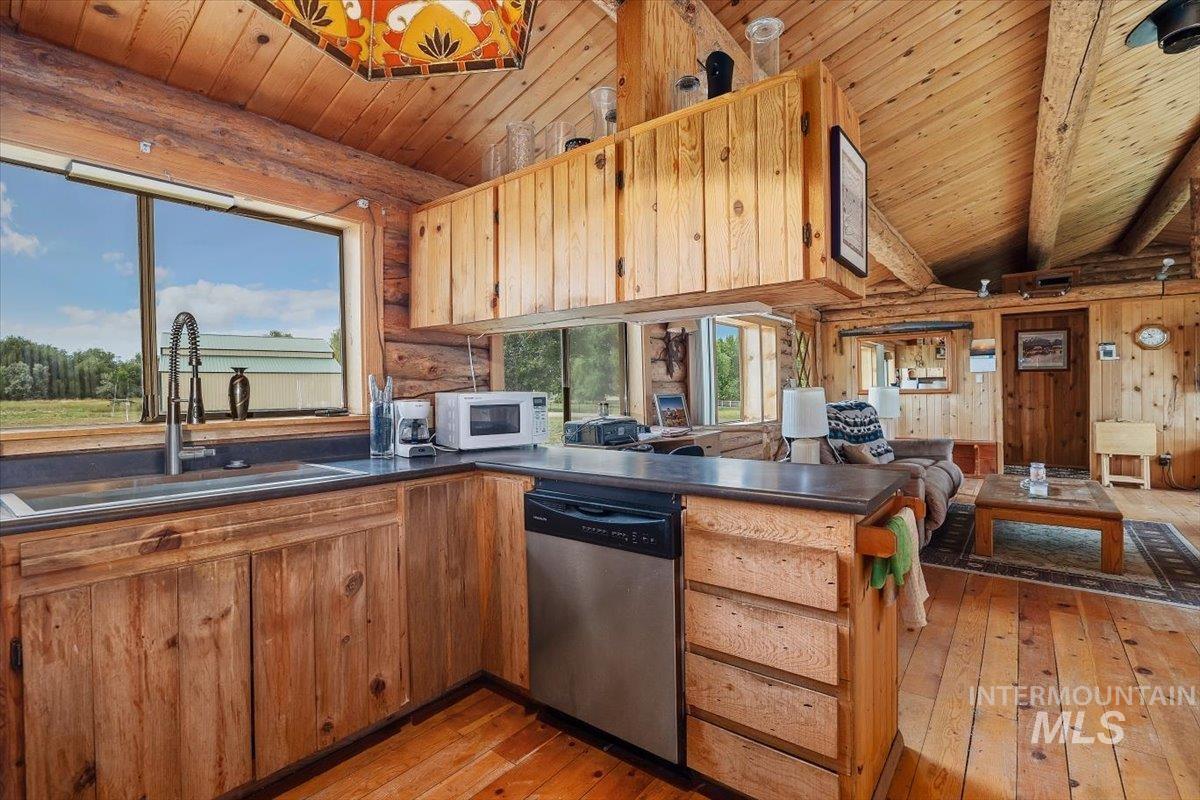 982 E 2700 S, Hagerman, Idaho 83332, 2 Bedrooms, 2 Bathrooms, Residential For Sale, Price $589,000, 98884855