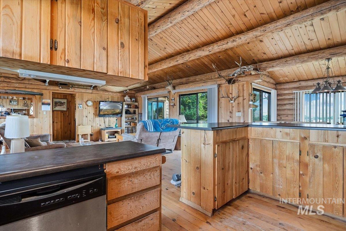 982 E 2700 S, Hagerman, Idaho 83332, 2 Bedrooms, 2 Bathrooms, Residential For Sale, Price $589,000, 98884855