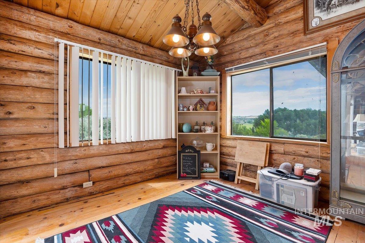 982 E 2700 S, Hagerman, Idaho 83332, 2 Bedrooms, 2 Bathrooms, Residential For Sale, Price $589,000, 98884855