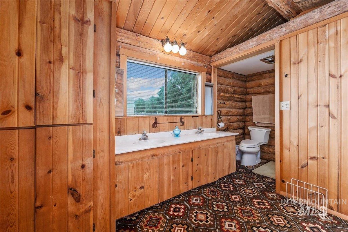 982 E 2700 S, Hagerman, Idaho 83332, 2 Bedrooms, 2 Bathrooms, Residential For Sale, Price $589,000, 98884855