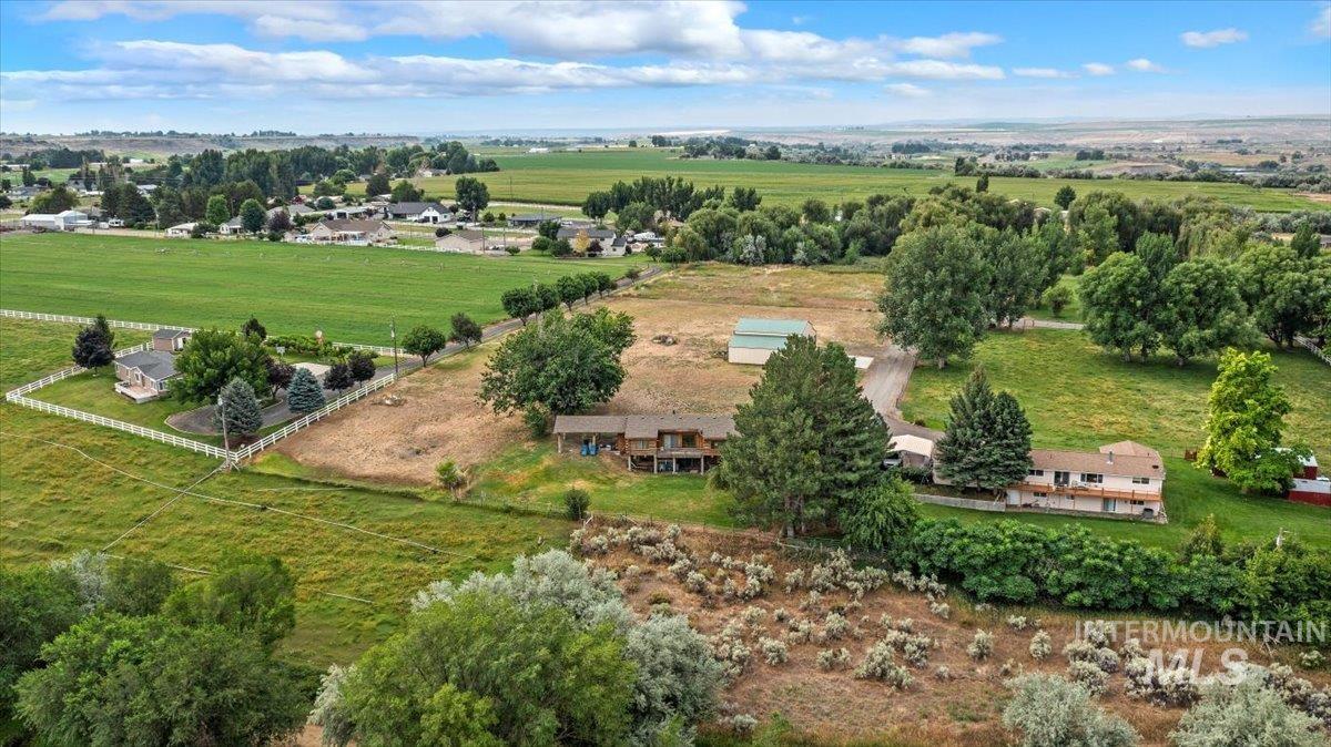 982 E 2700 S, Hagerman, Idaho 83332, 2 Bedrooms, 2 Bathrooms, Residential For Sale, Price $589,000, 98884855