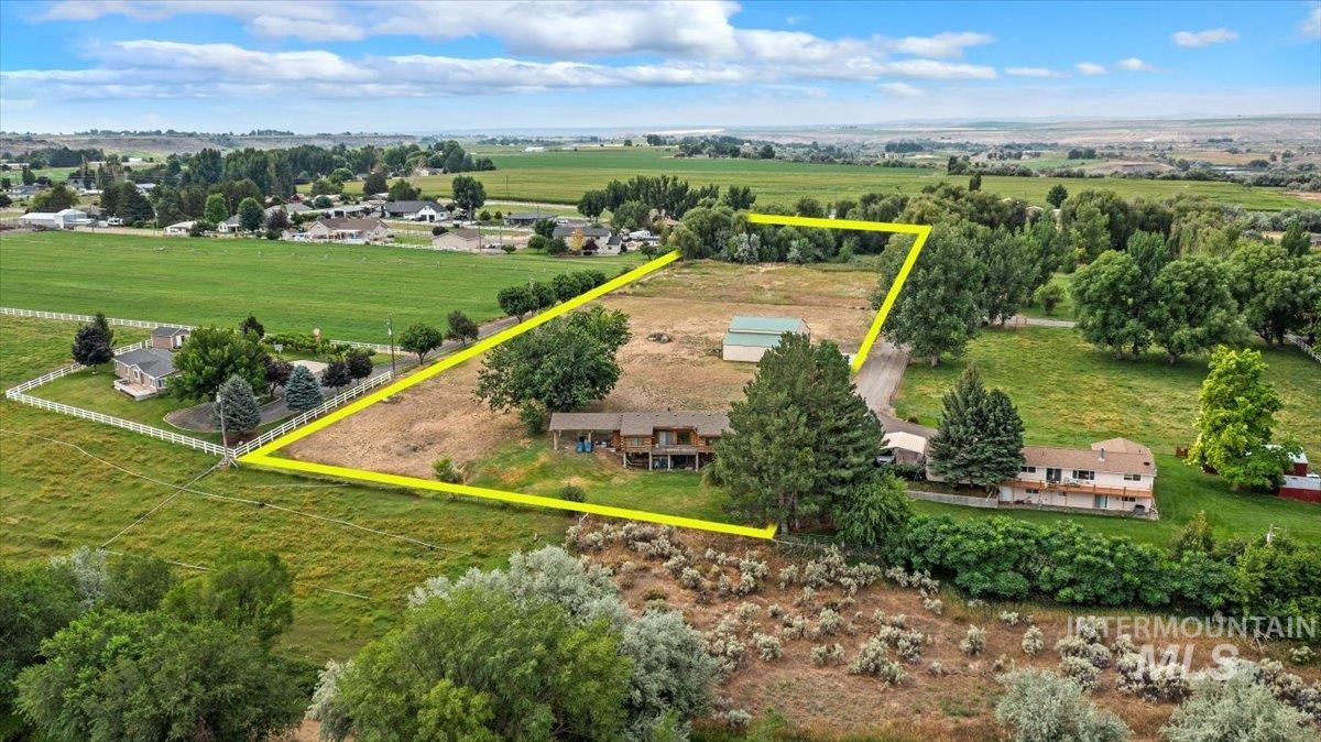 982 E 2700 S, Hagerman, Idaho 83332, 2 Bedrooms, 2 Bathrooms, Residential For Sale, Price $589,000, 98884855