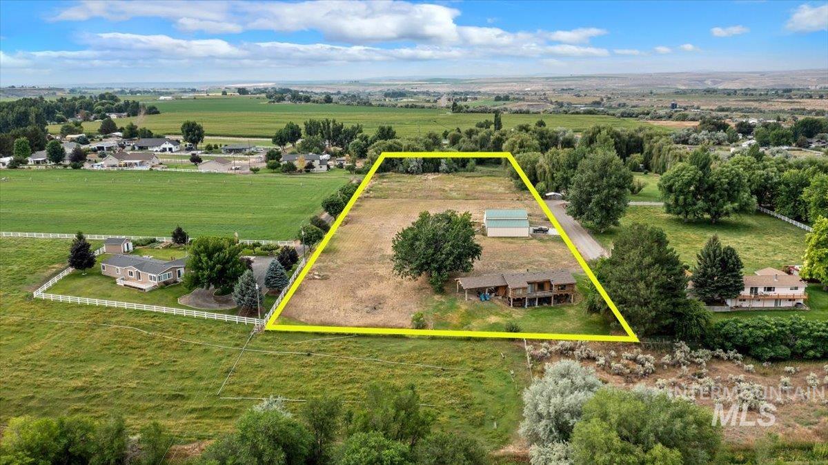 982 E 2700 S, Hagerman, Idaho 83332, 2 Bedrooms, 2 Bathrooms, Residential For Sale, Price $589,000, 98884855