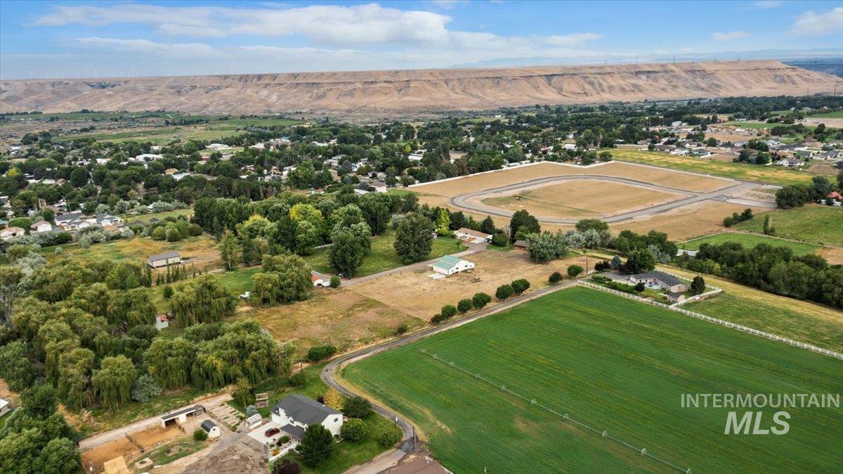 982 E 2700 S, Hagerman, Idaho 83332, 2 Bedrooms, 2 Bathrooms, Residential For Sale, Price $589,000, 98884855