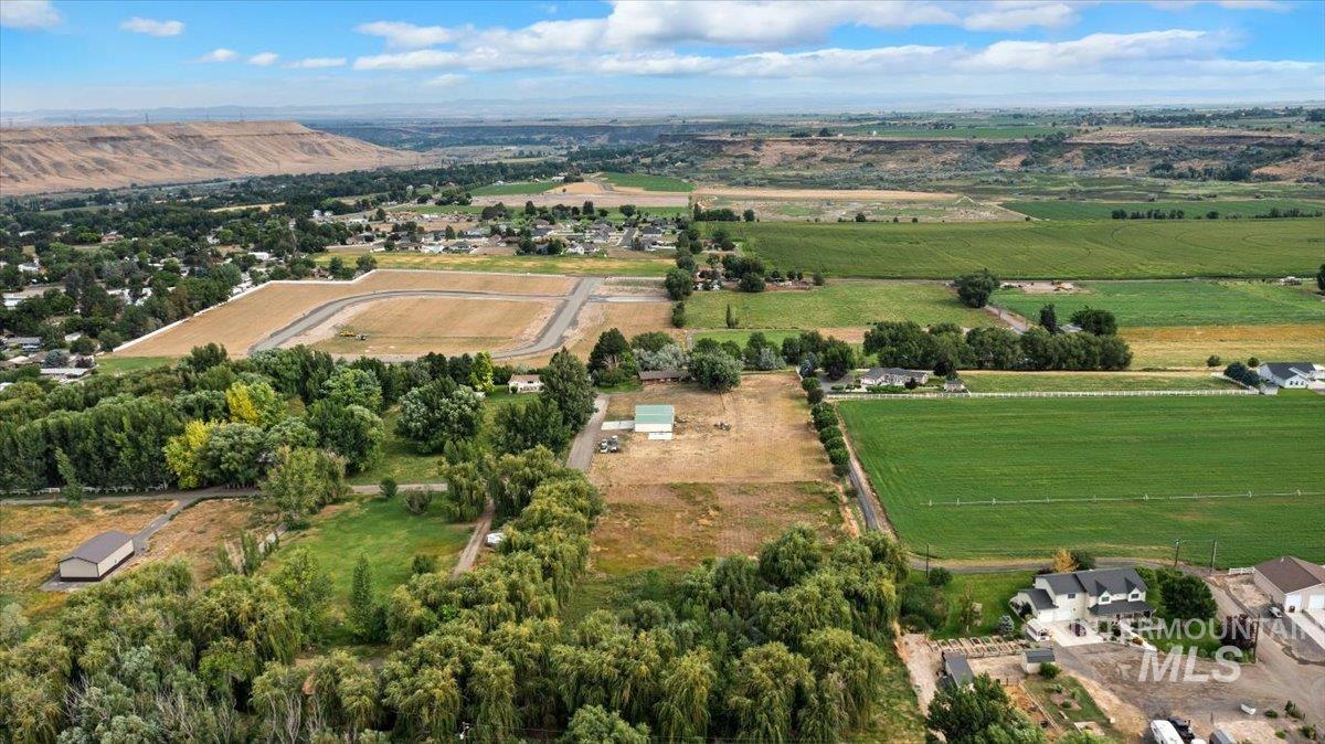 982 E 2700 S, Hagerman, Idaho 83332, 2 Bedrooms, 2 Bathrooms, Residential For Sale, Price $589,000, 98884855