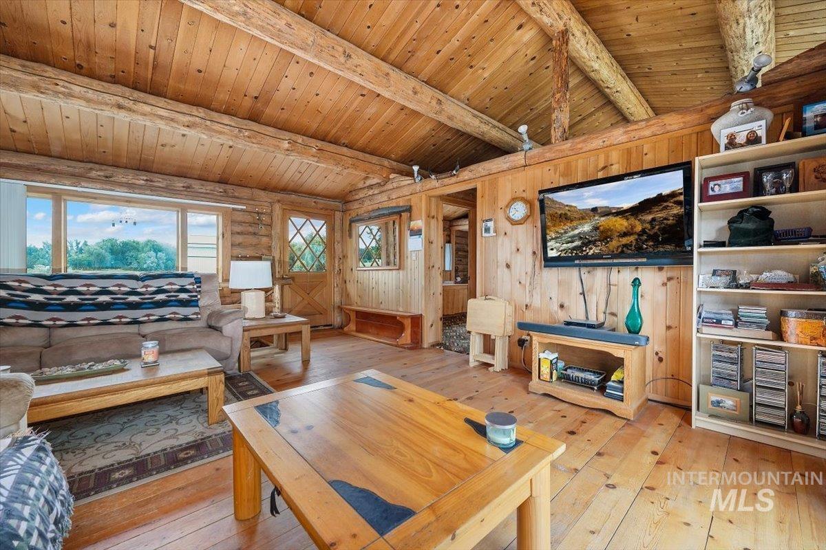 982 E 2700 S, Hagerman, Idaho 83332, 2 Bedrooms, 2 Bathrooms, Residential For Sale, Price $589,000, 98884855
