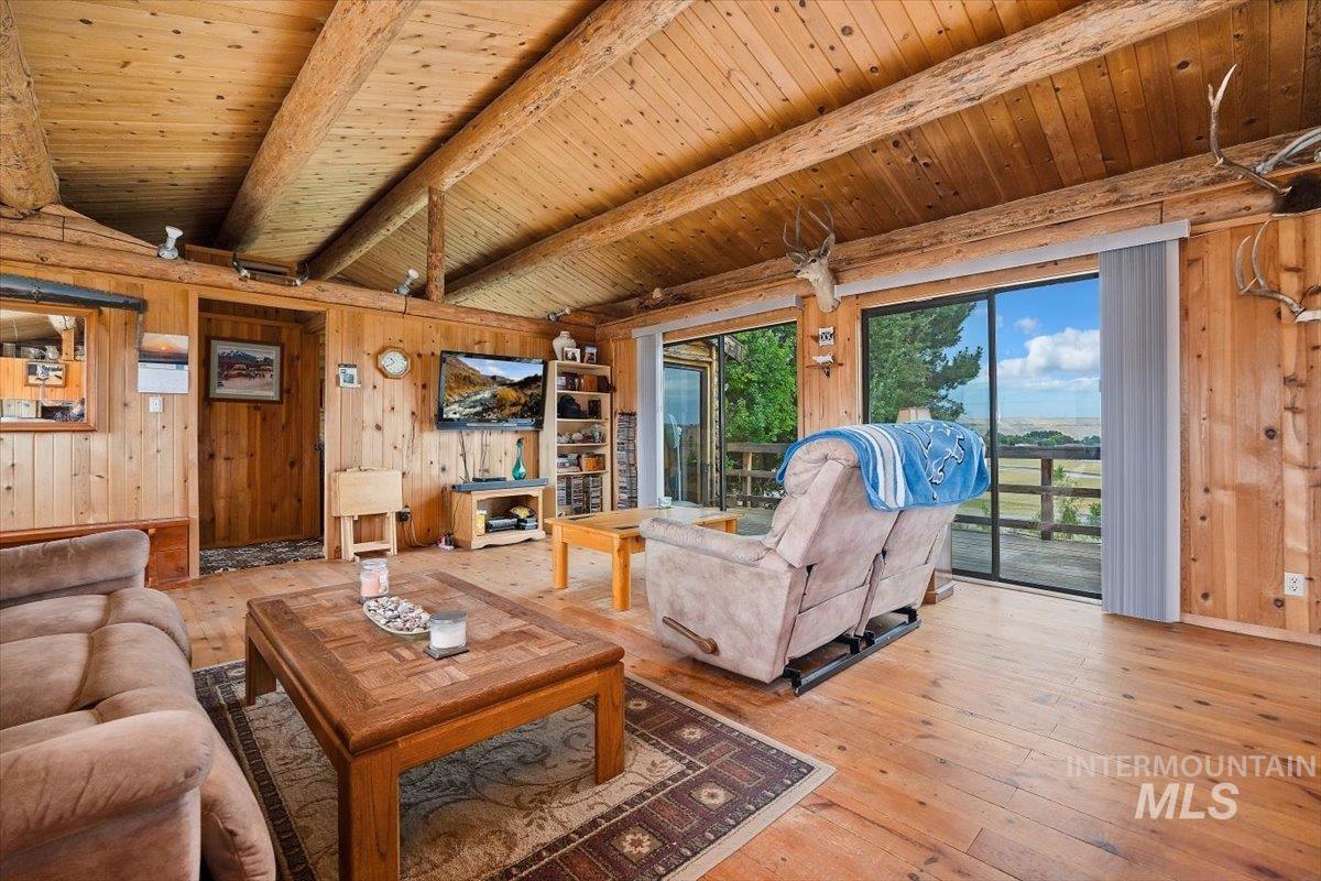 982 E 2700 S, Hagerman, Idaho 83332, 2 Bedrooms, 2 Bathrooms, Residential For Sale, Price $589,000, 98884855