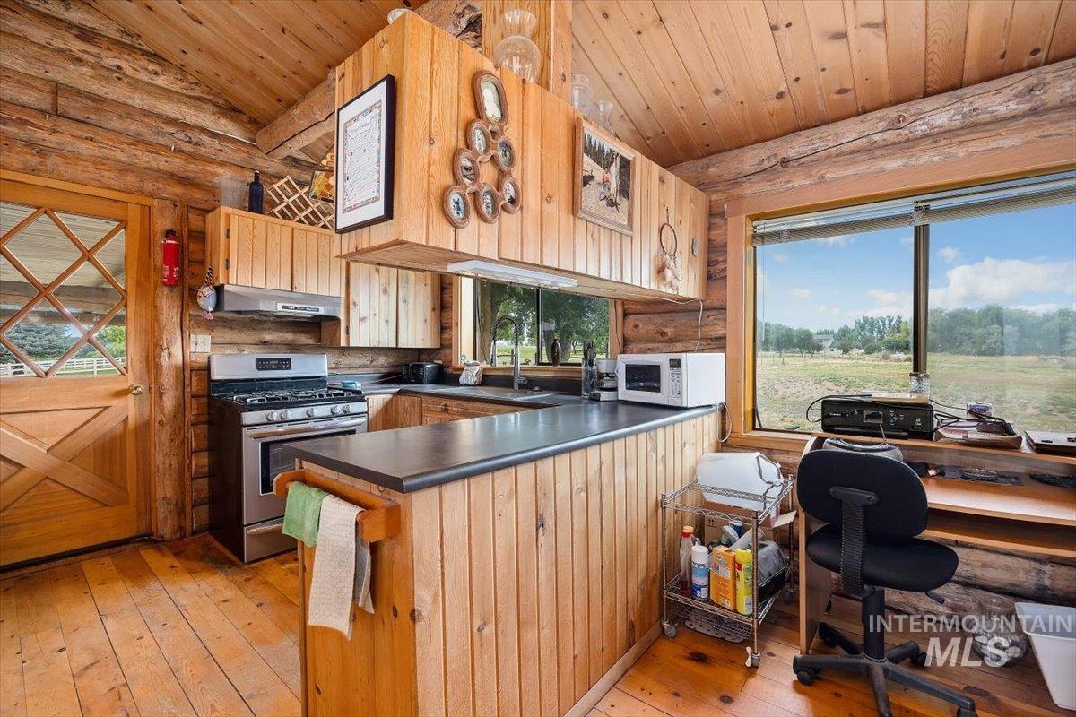 982 E 2700 S, Hagerman, Idaho 83332, 2 Bedrooms, 2 Bathrooms, Residential For Sale, Price $589,000, 98884855