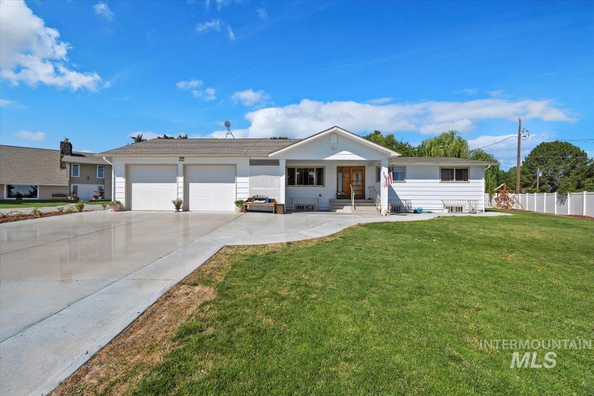 3693 Sherman St, Twin Falls, Idaho 83301, 5 Bedrooms, 3 Bathrooms, Residential For Sale, Price $484,900,MLS 98885110