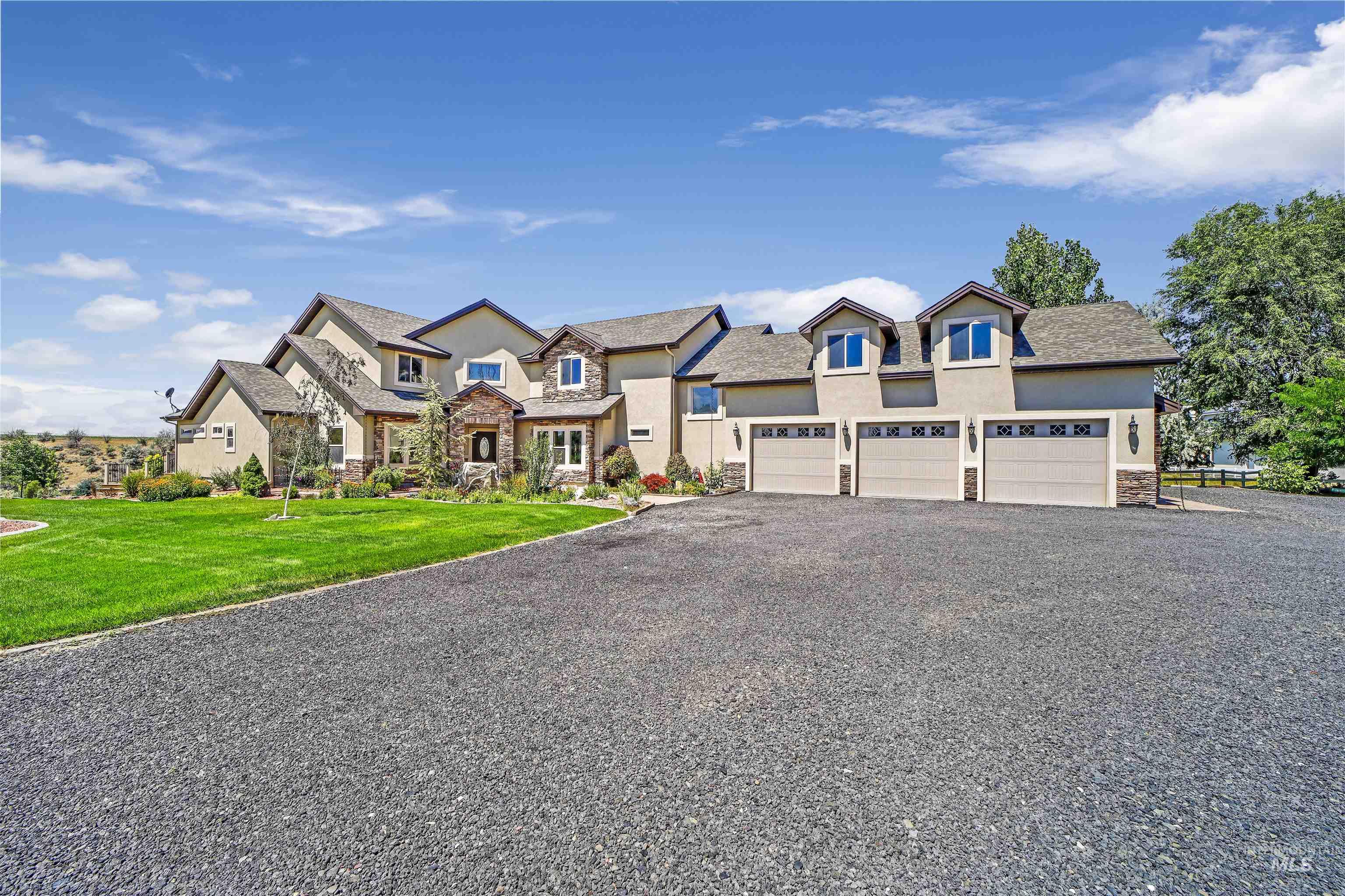 4187 Creek Mesa Dr, Twin Falls, Idaho 83301, 4 Bedrooms, 3.5 Bathrooms, Residential For Sale, Price $2,199,900, 98885372
