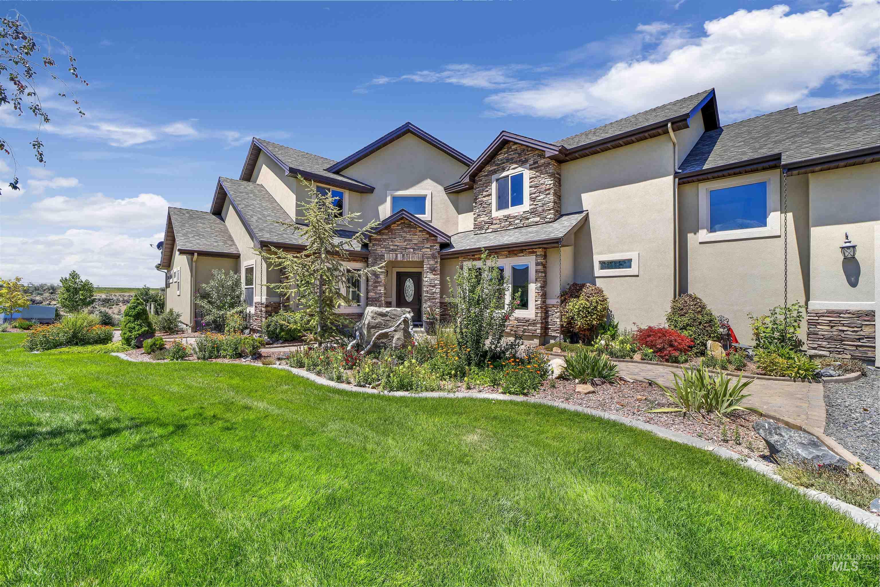 4187 Creek Mesa Dr, Twin Falls, Idaho 83301, 4 Bedrooms, 3.5 Bathrooms, Residential For Sale, Price $2,199,900, 98885372