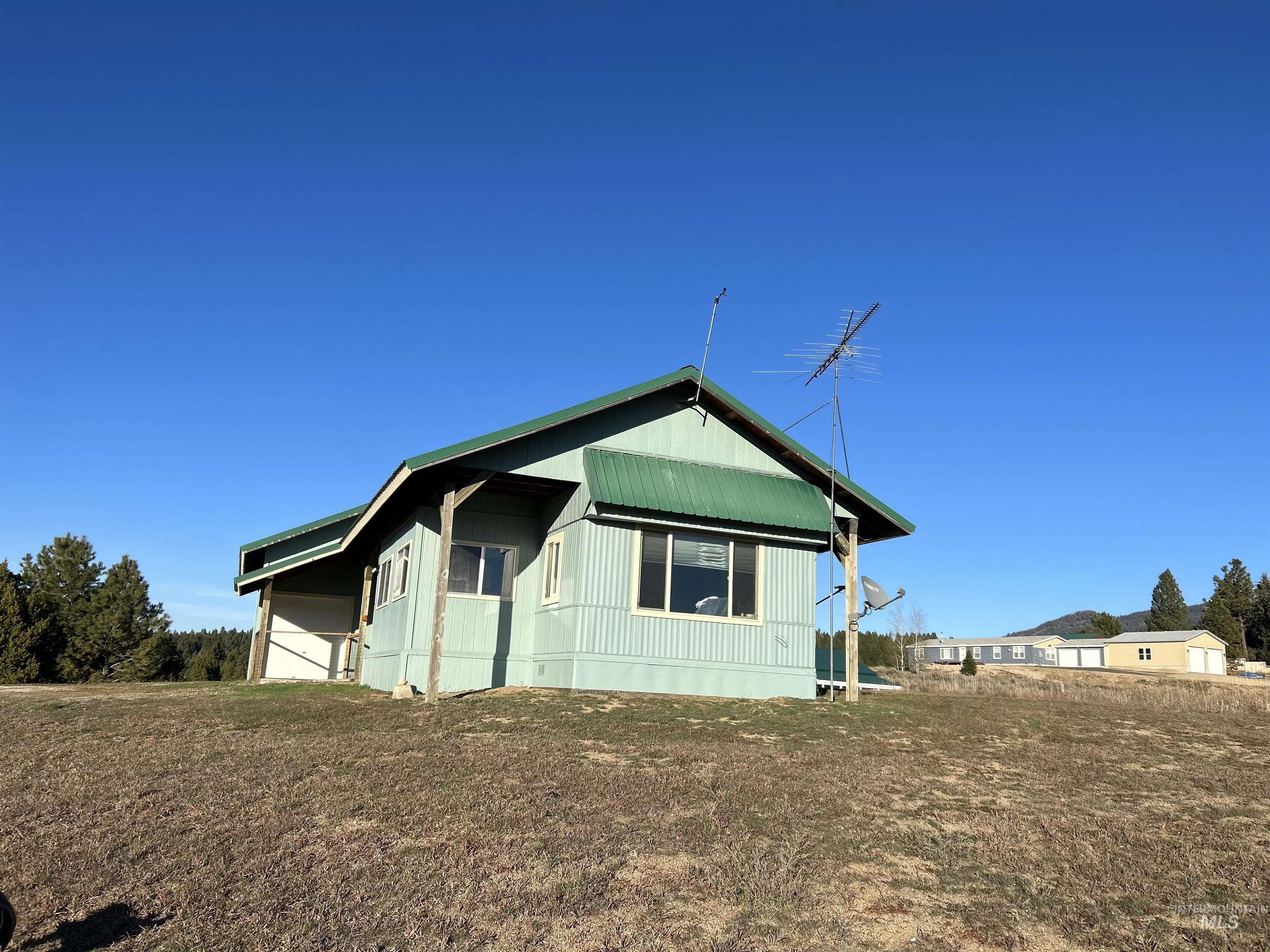 107 Skidoo Place, Cascade, Idaho 83611, 2 Bedrooms, 1 Bathroom, Residential For Sale, Price $258,000,MLS 98886389