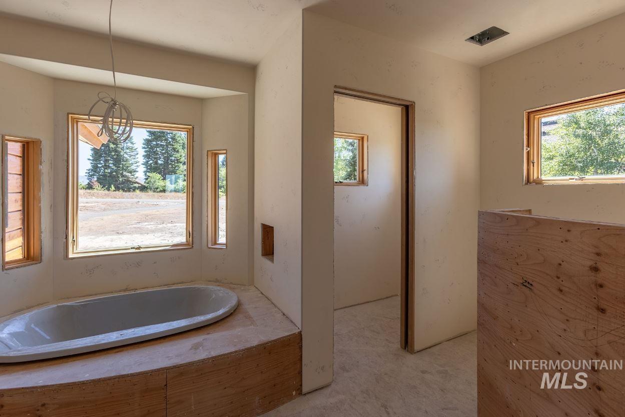 1421 Club Hill Blvd., McCall, Idaho 83638, 3 Bedrooms, 3.5 Bathrooms, Residential For Sale, Price $2,599,000, 98887211