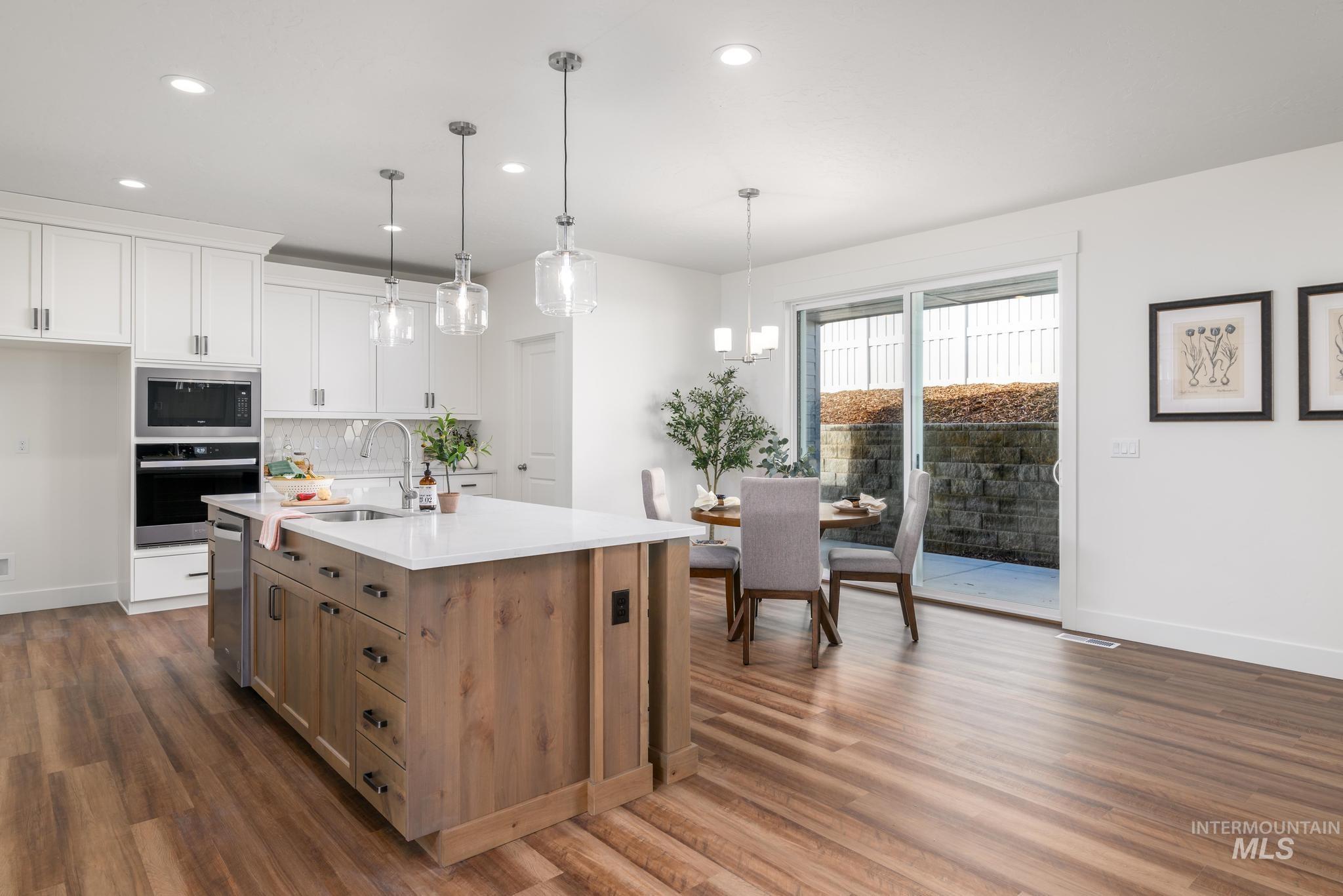 1820 W Blue Lightning St., Middleton, Idaho 83644, 3 Bedrooms, 2.5 Bathrooms, Residential For Sale, Price $534,995, 98887415