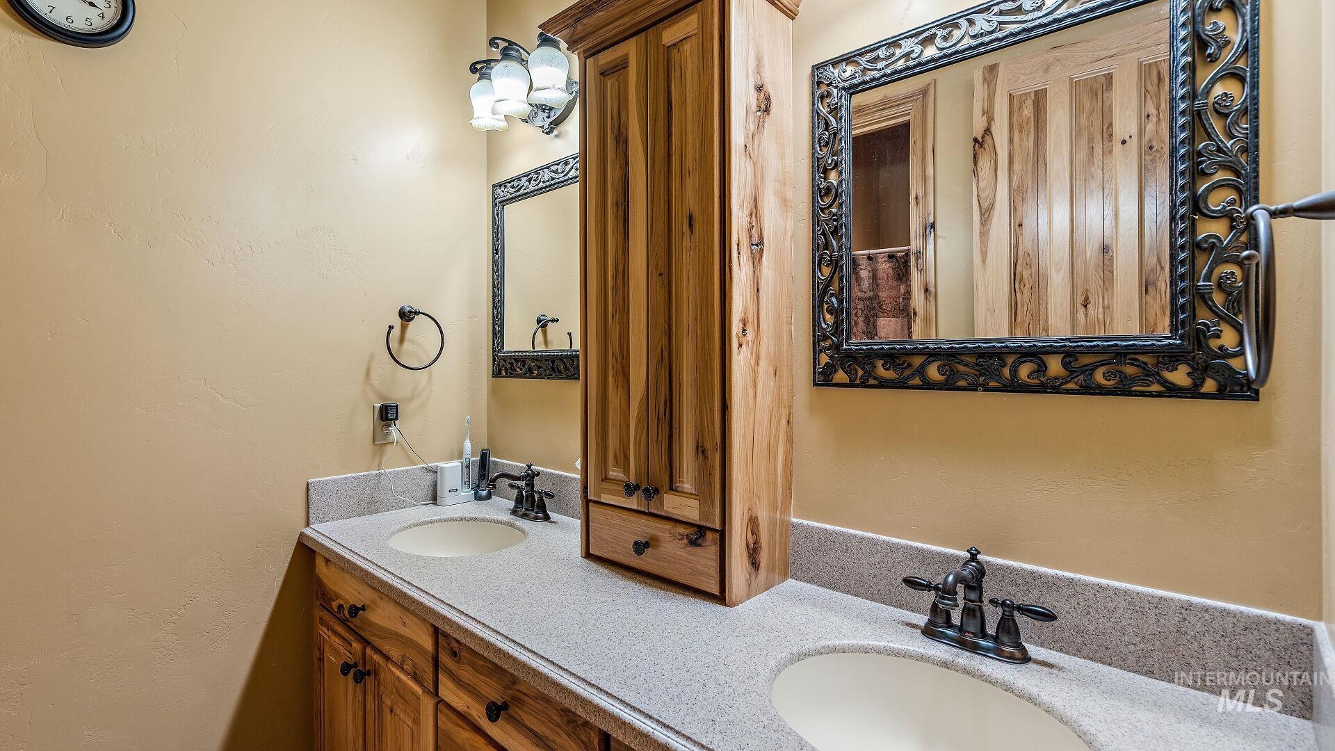 7340 Sagebrush Lane, Caldwell, Idaho 83607, 4 Bedrooms, 2.5 Bathrooms, Residential For Sale, Price $2,100,000, 98887539