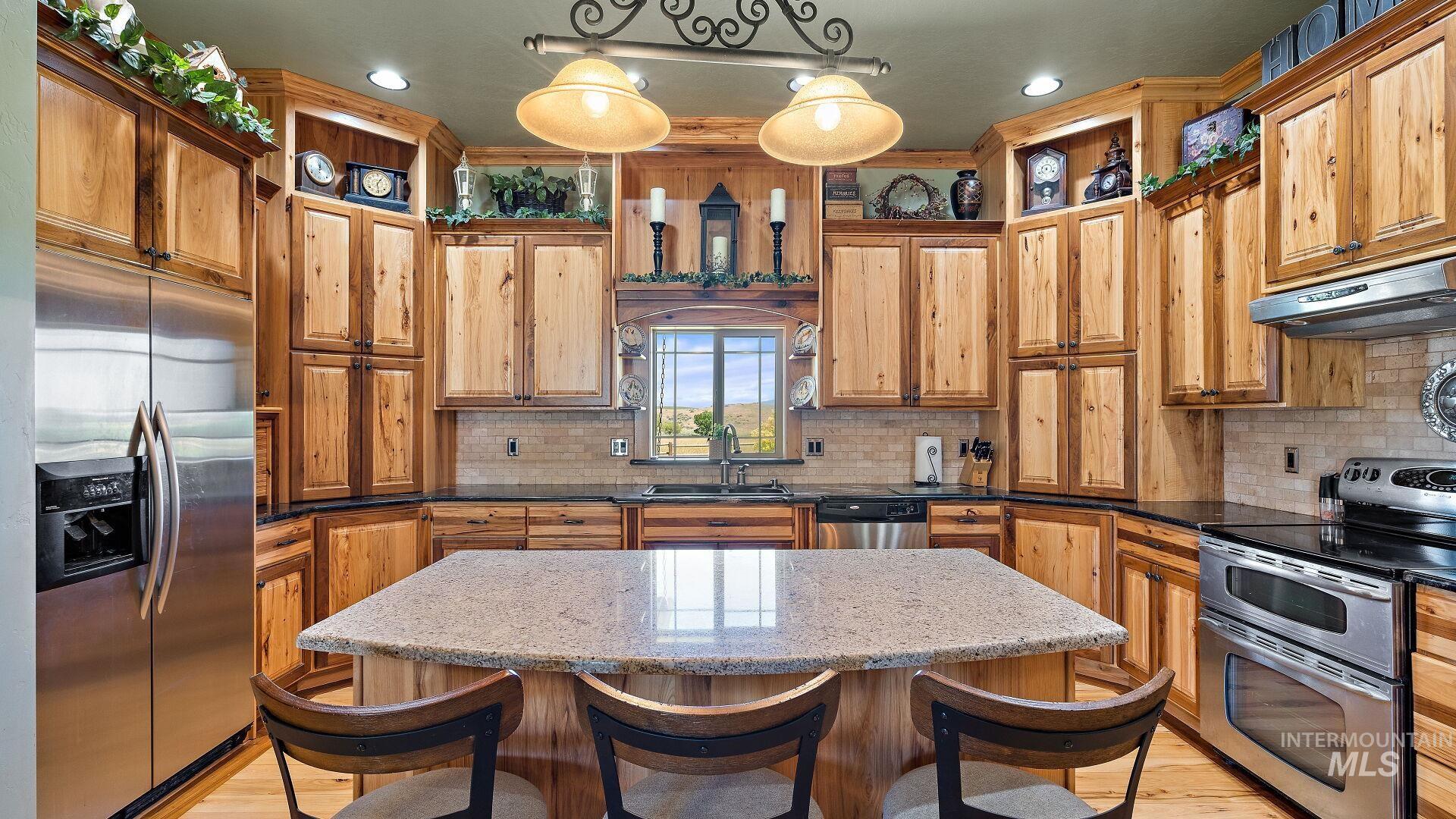 7340 Sagebrush Lane, Caldwell, Idaho 83607, 4 Bedrooms, 2.5 Bathrooms, Residential For Sale, Price $2,100,000, 98887539