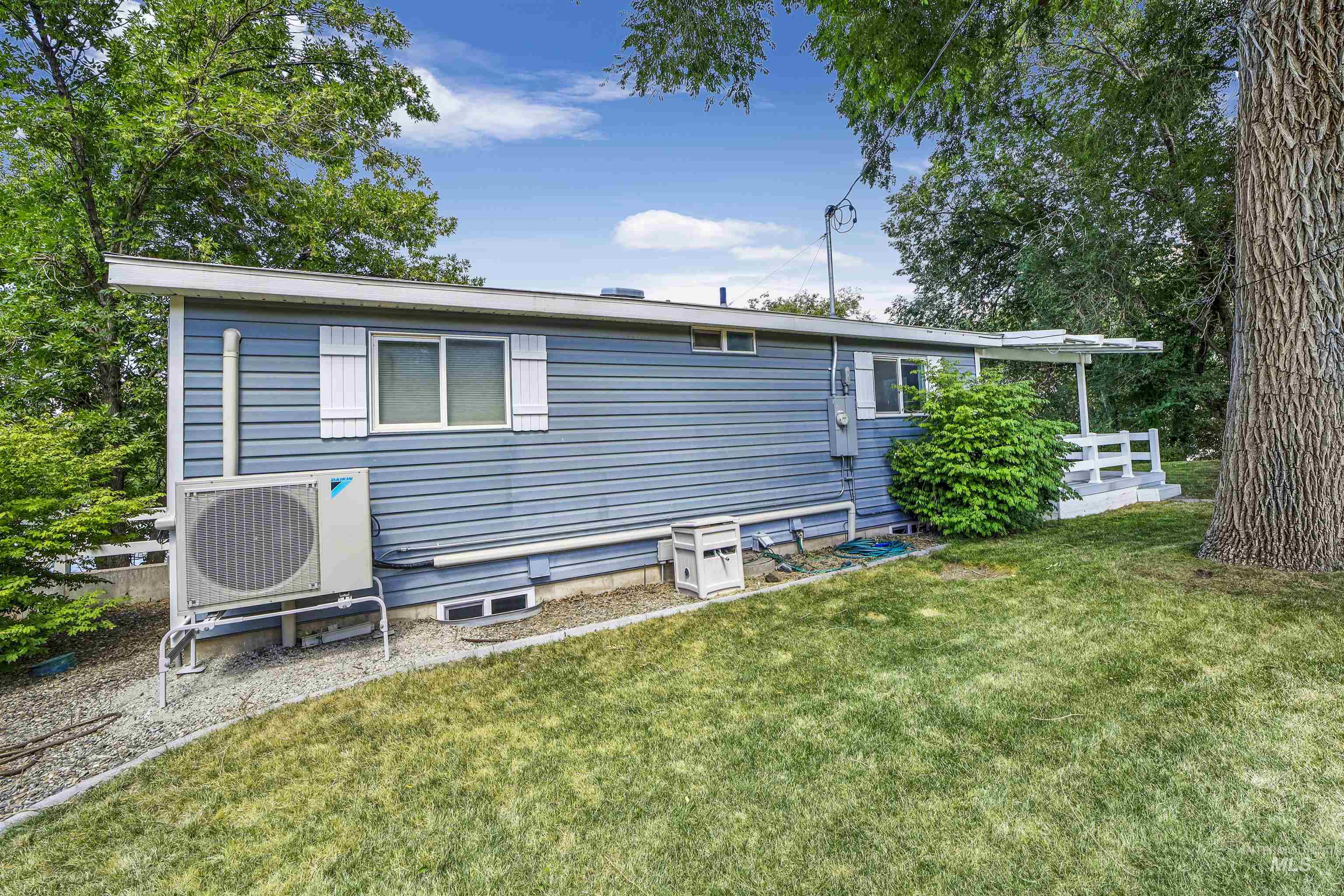 44 Bell Rapids Road, Hagerman, Idaho 83332-0018, 3 Bedrooms, 2 Bathrooms, Residential For Sale, Price $1,350,000, 98887969