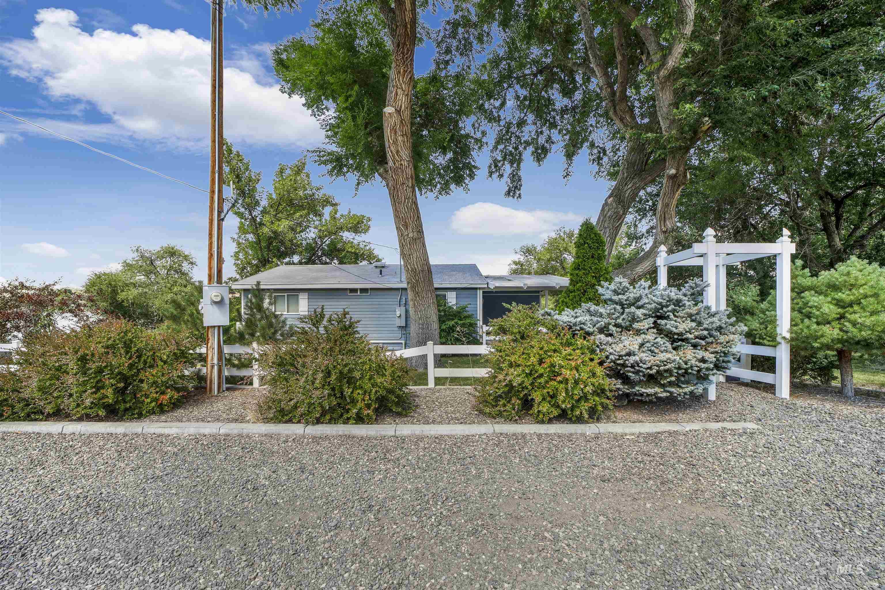 44 Bell Rapids Road, Hagerman, Idaho 83332-0018, 3 Bedrooms, 2 Bathrooms, Residential For Sale, Price $1,350,000, 98887969