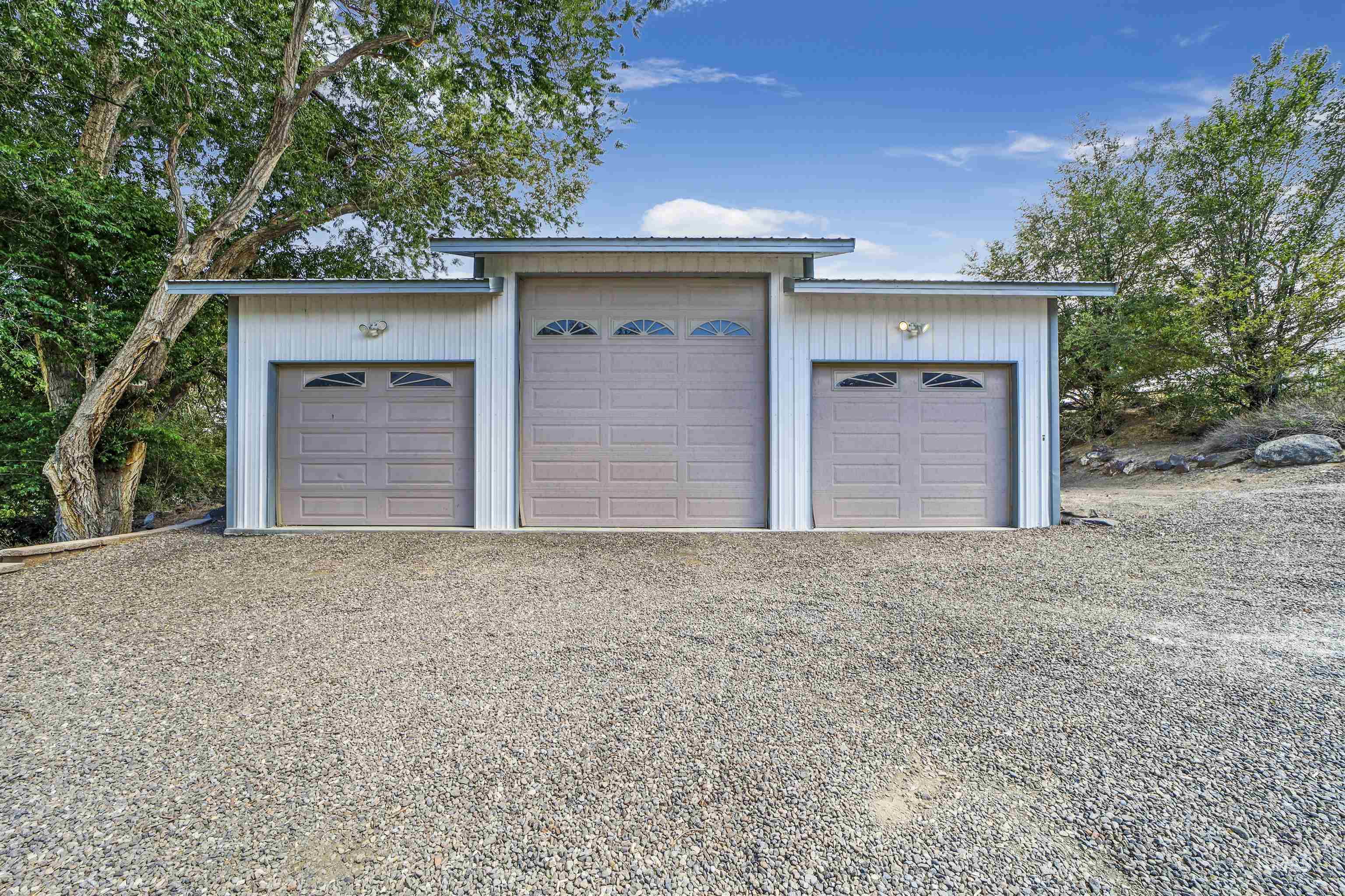 44 Bell Rapids Road, Hagerman, Idaho 83332-0018, 3 Bedrooms, 2 Bathrooms, Residential For Sale, Price $1,350,000, 98887969