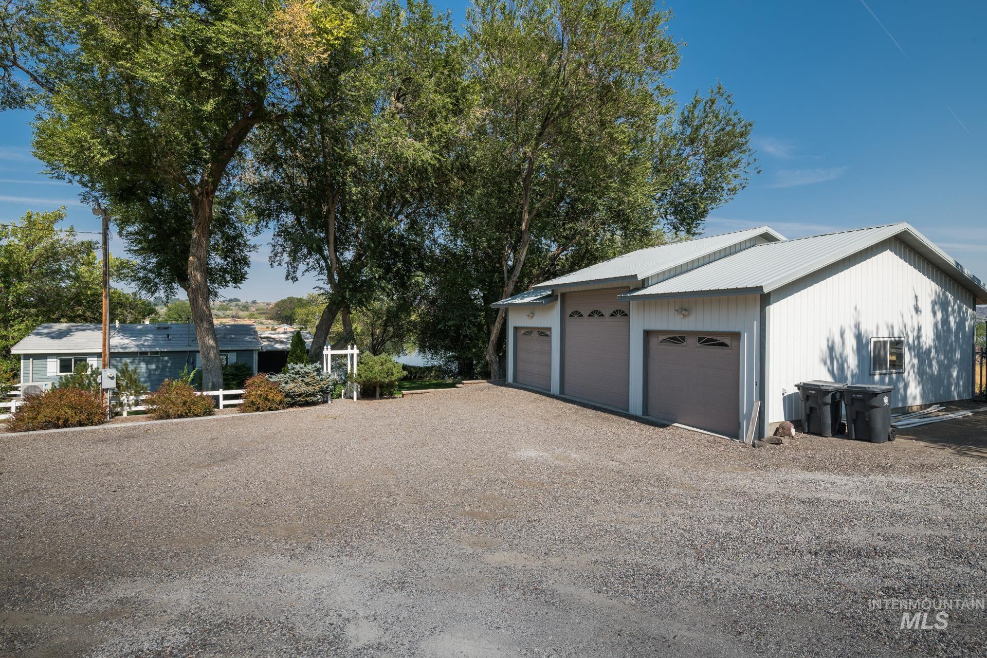 44 Bell Rapids Road, Hagerman, Idaho 83332-0018, 3 Bedrooms, 2 Bathrooms, Residential For Sale, Price $1,350,000, 98887969