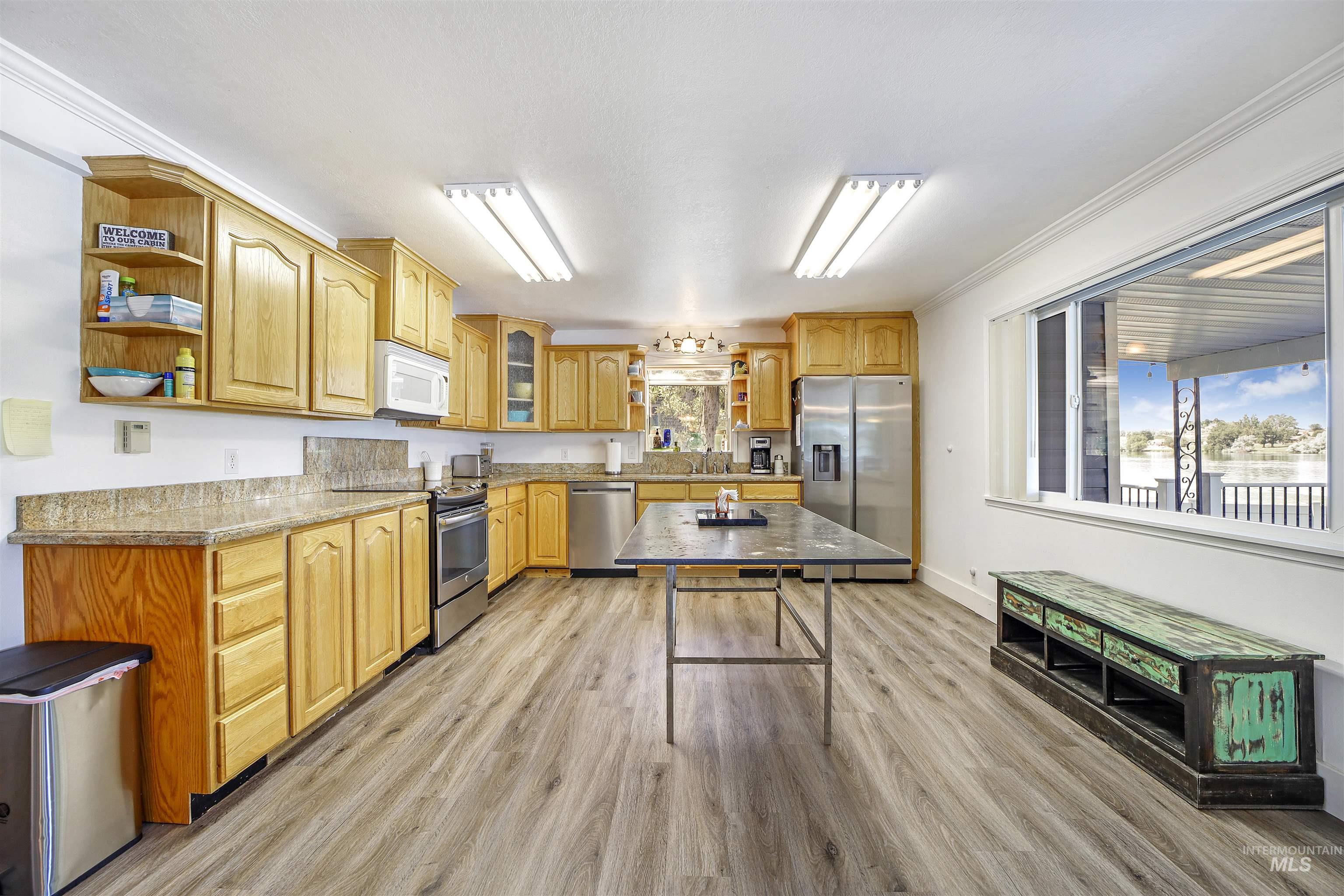 44 Bell Rapids Road, Hagerman, Idaho 83332-0018, 3 Bedrooms, 2 Bathrooms, Residential For Sale, Price $1,350,000, 98887969
